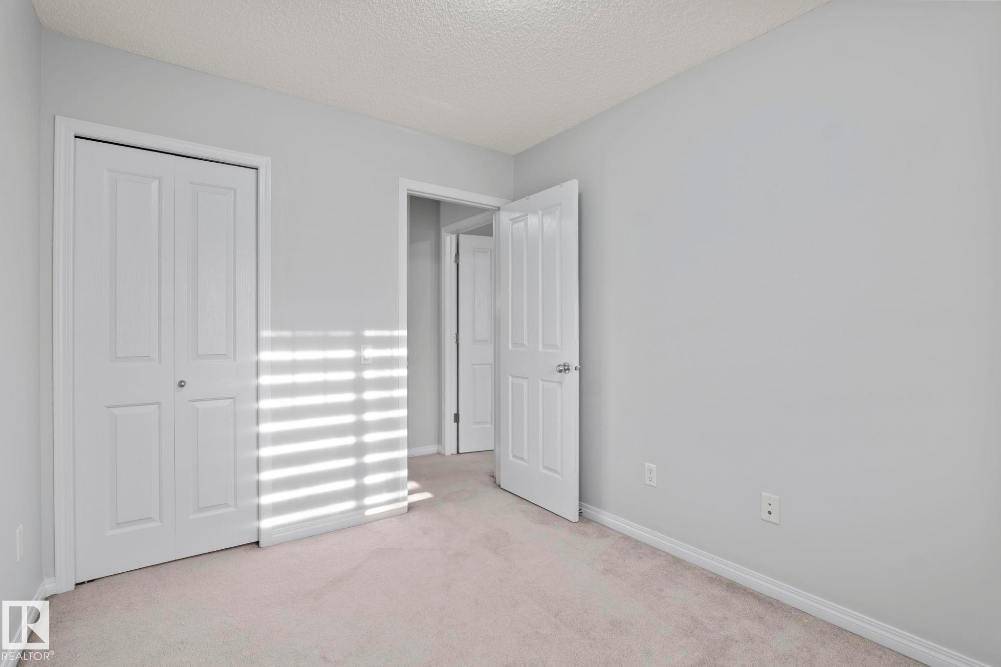 #62 4050 Savaryn Drive Sw, Edmonton, AB - Indoor