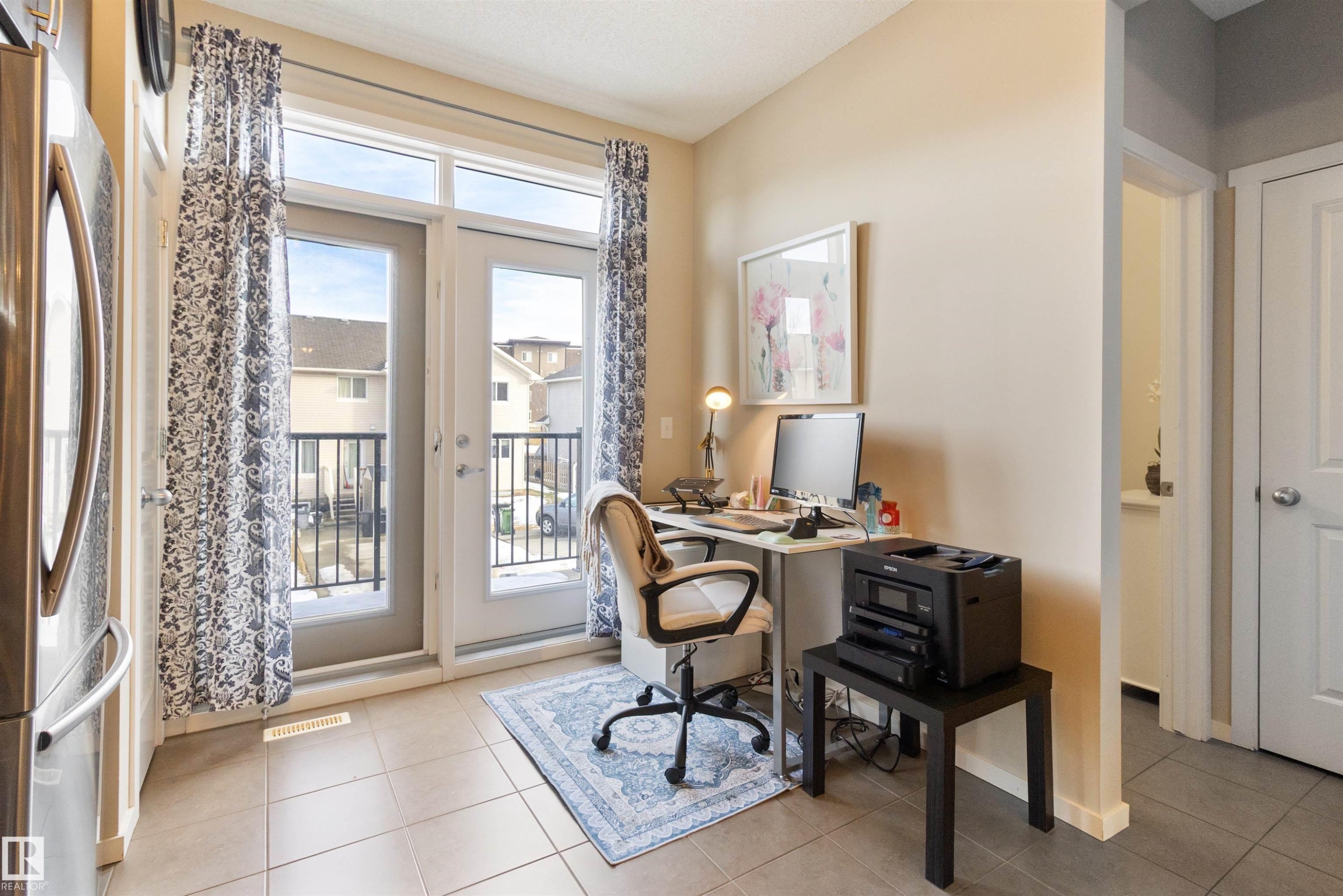 157 603 Watt Boulevard, Edmonton, AB - Indoor Photo Showing Office