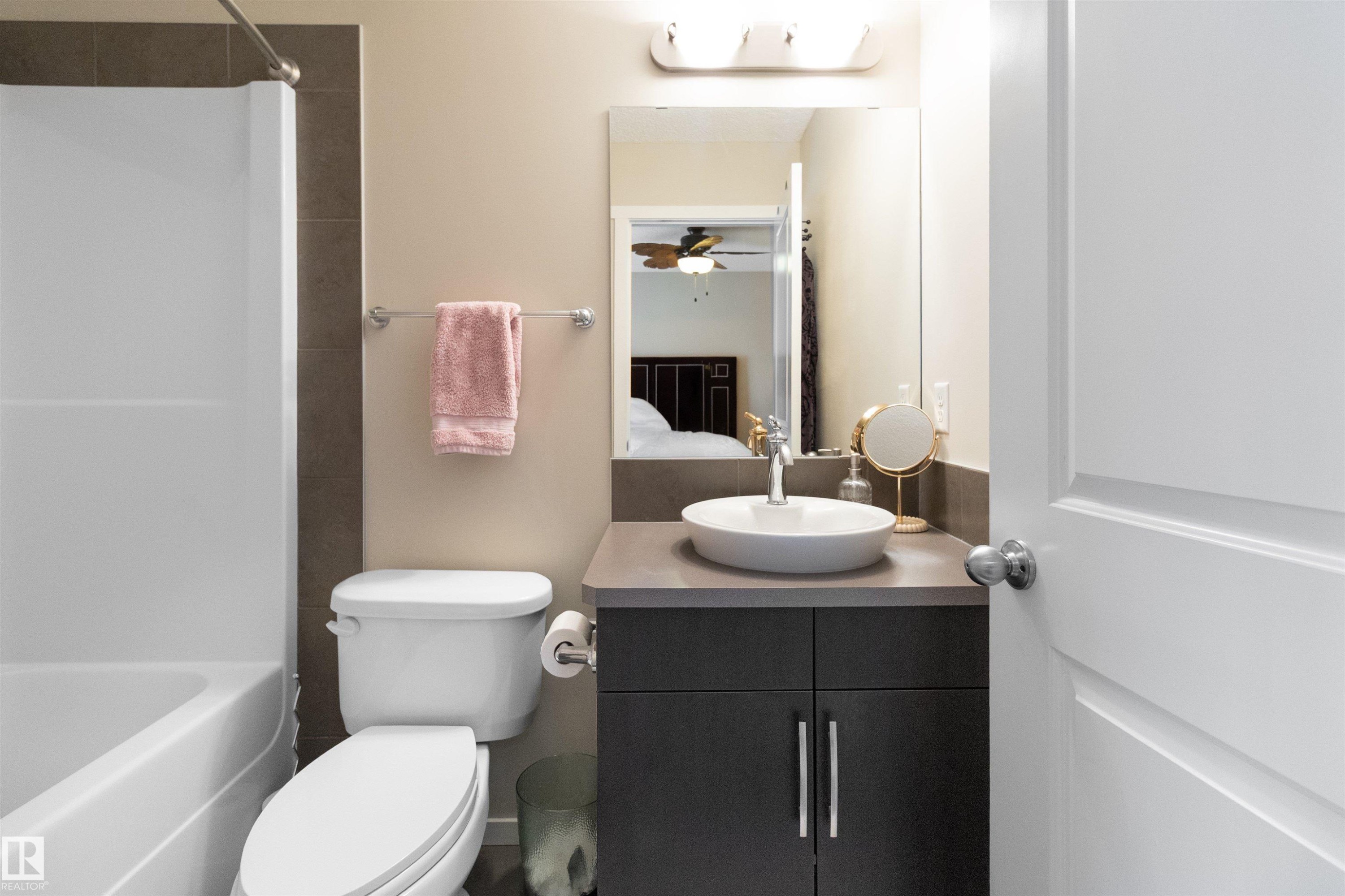 157 603 Watt Boulevard, Edmonton, AB - Indoor Photo Showing Bathroom