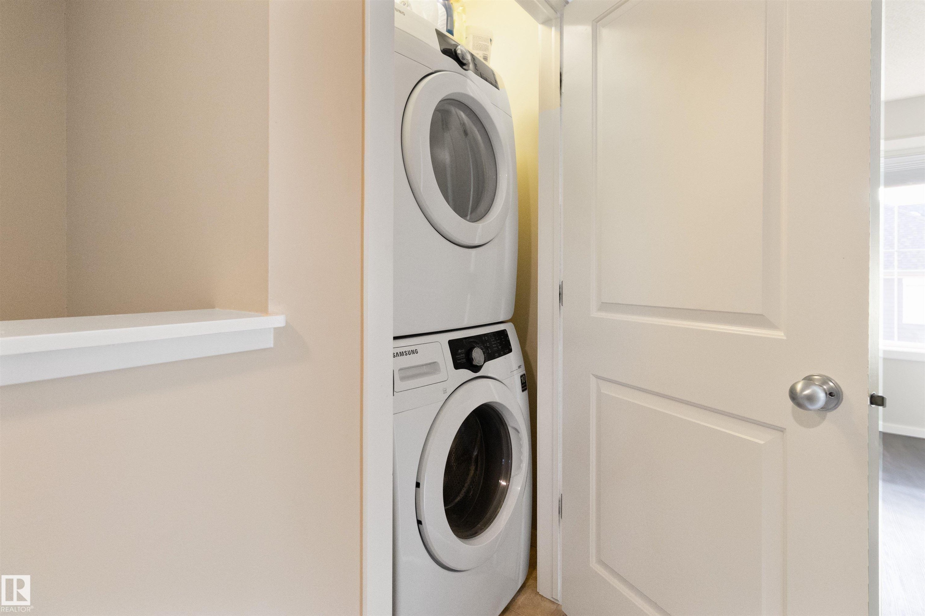157 603 Watt Boulevard, Edmonton, AB - Indoor Photo Showing Laundry Room