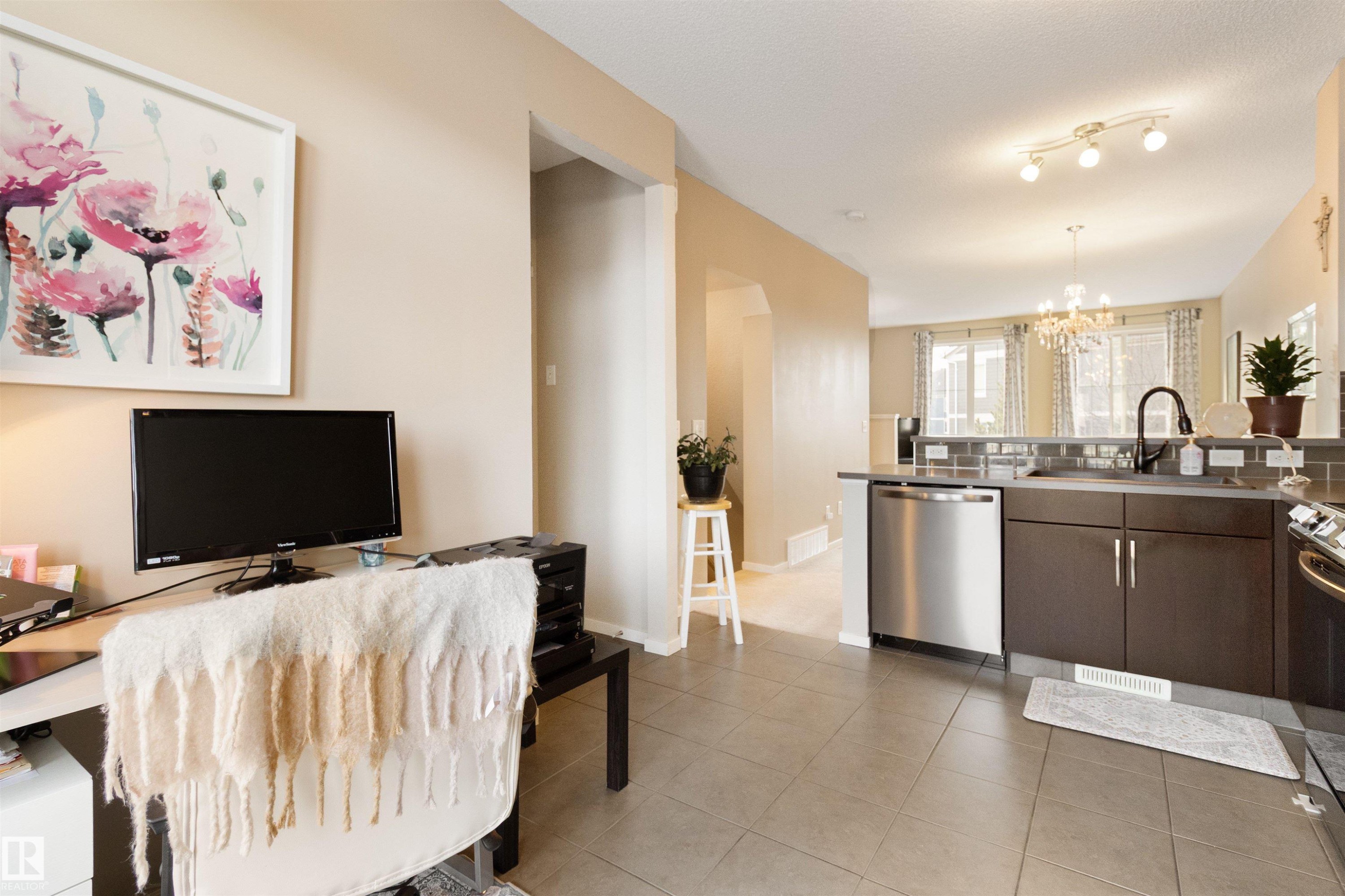 157 603 Watt Boulevard, Edmonton, AB - Indoor Photo Showing Kitchen