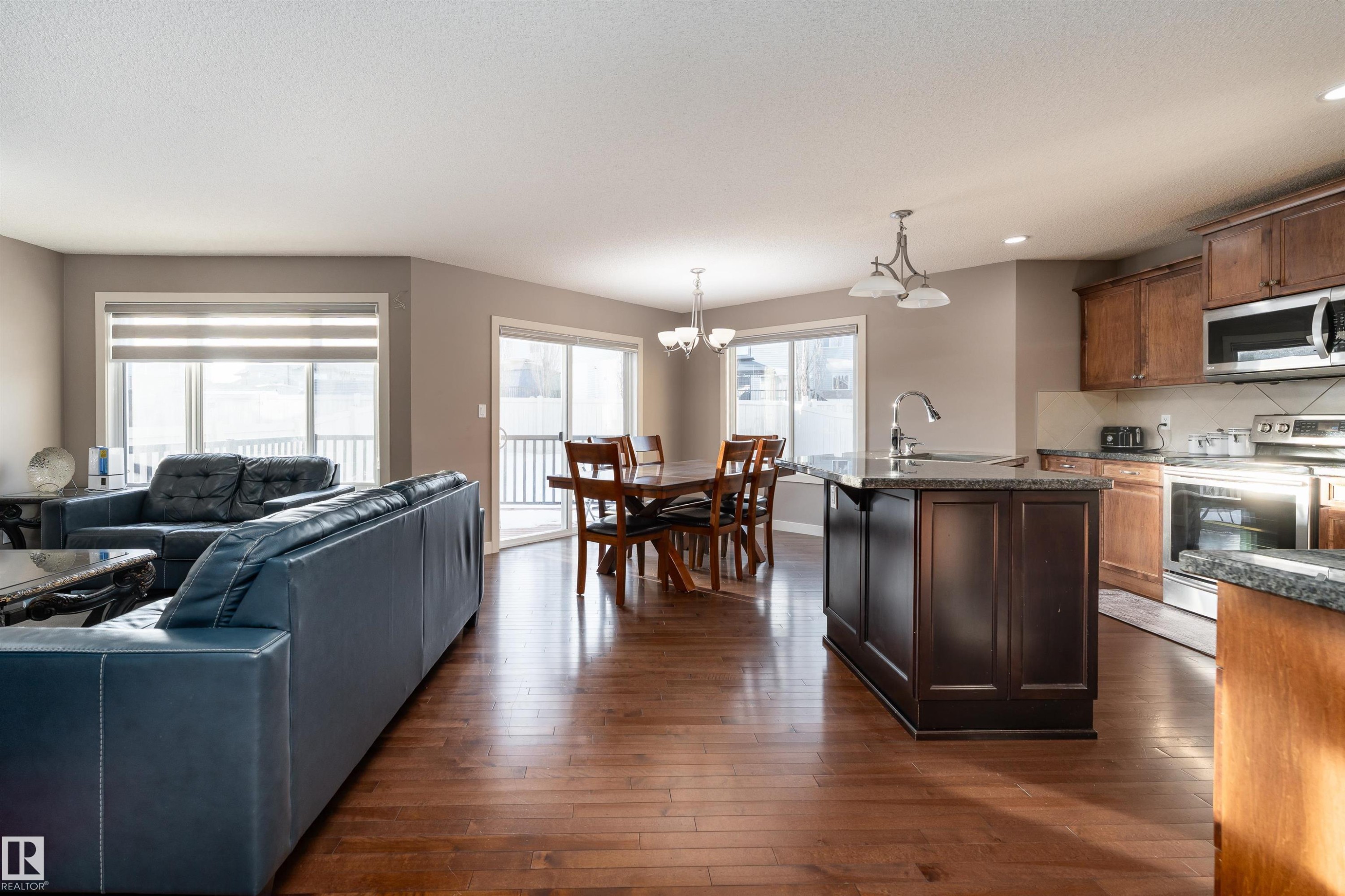 6811 19 Avenue, Edmonton, AB - Indoor