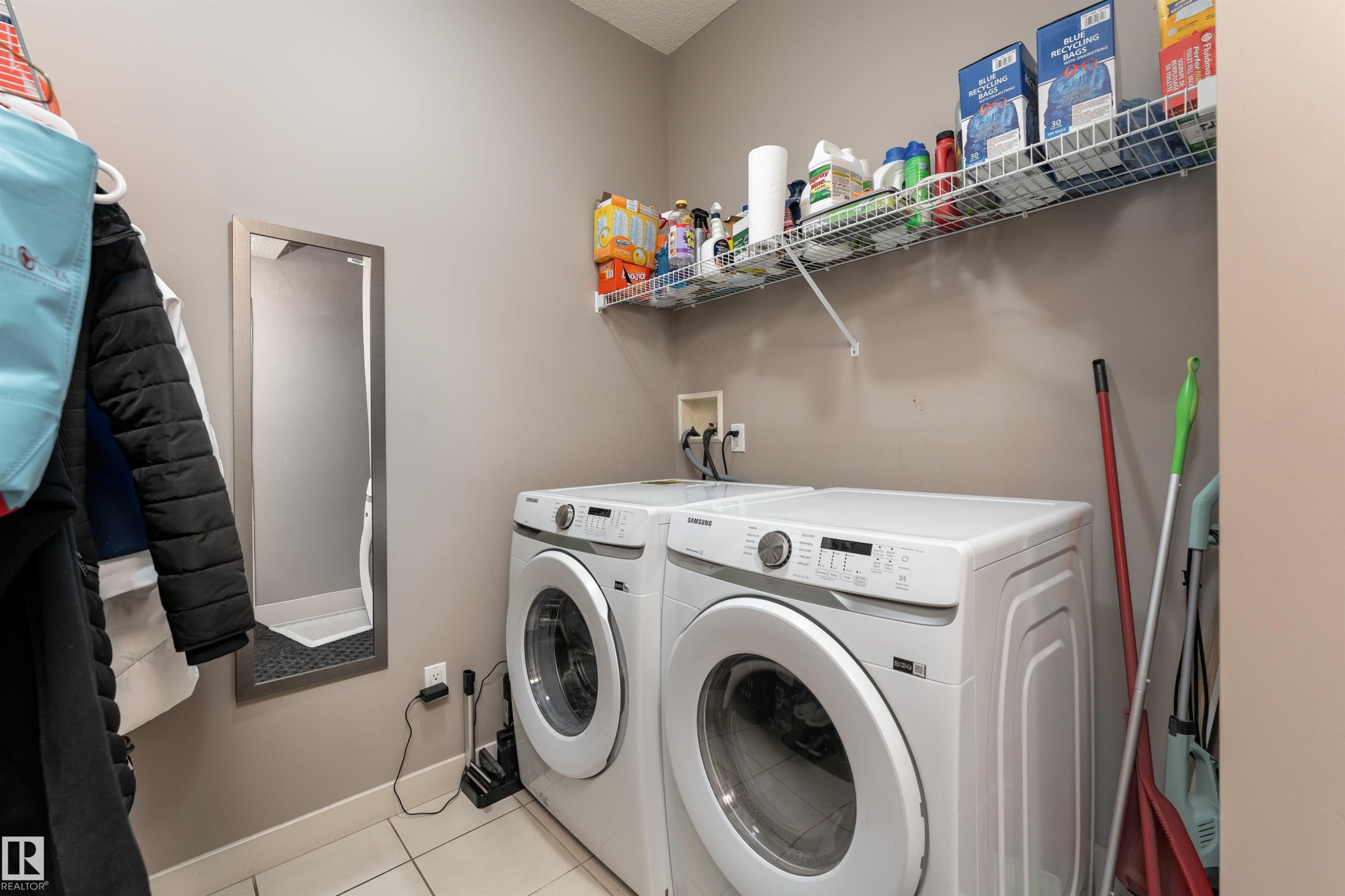 6811 19 Avenue, Edmonton, AB - Indoor Photo Showing Laundry Room