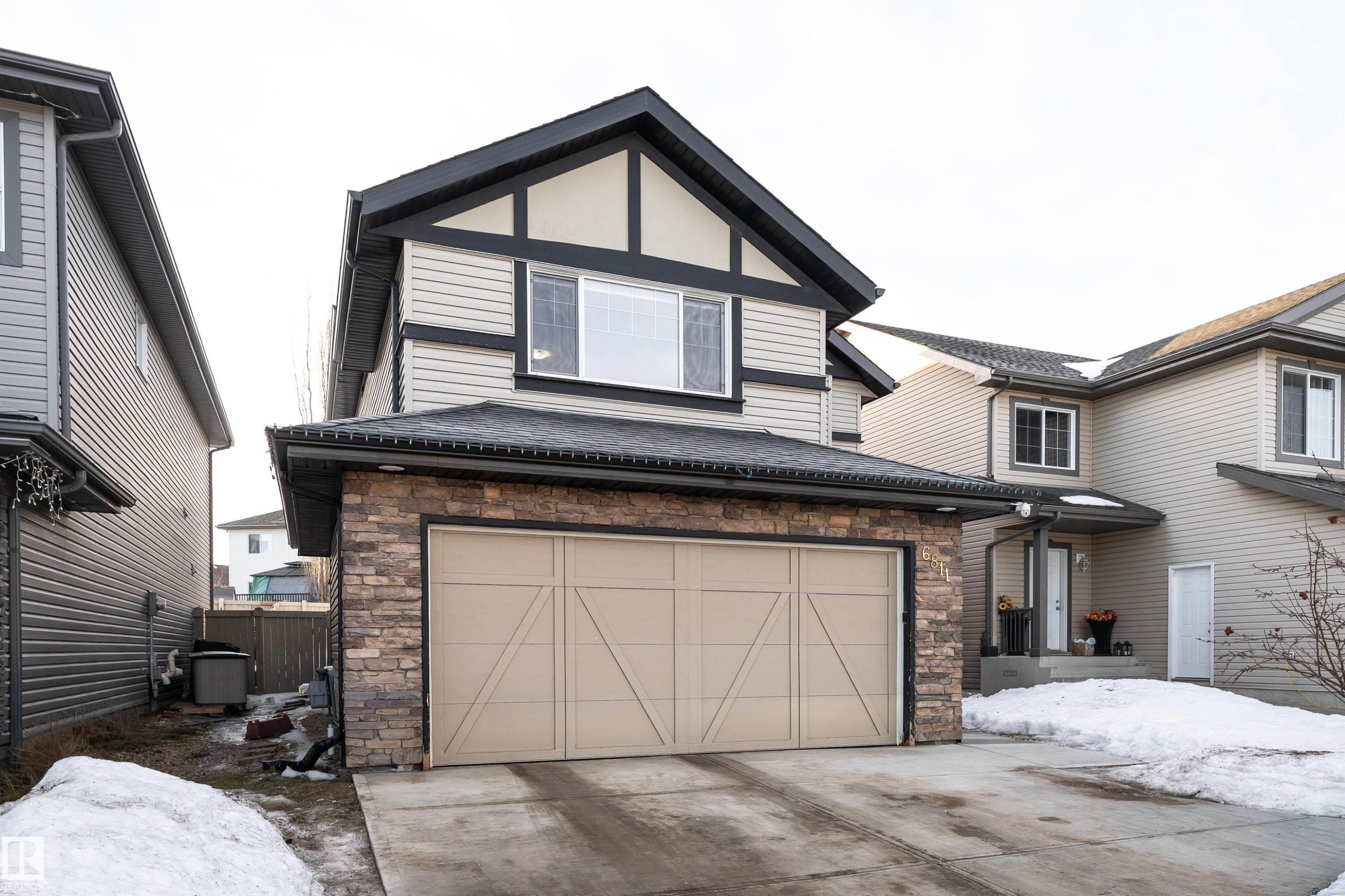 6811 19 Avenue, Edmonton, AB - Outdoor