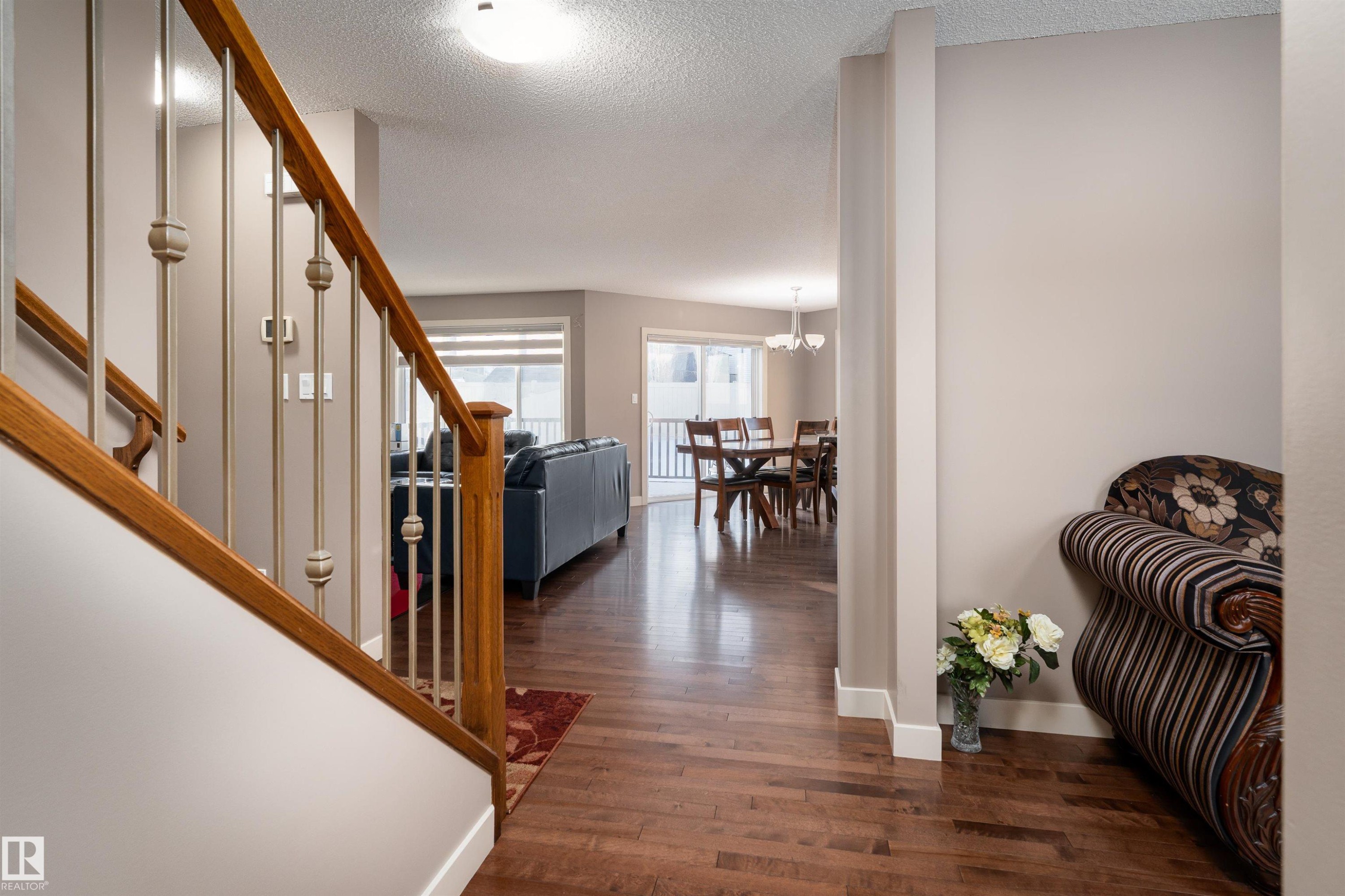 6811 19 Avenue, Edmonton, AB - Indoor Photo Showing Other Room