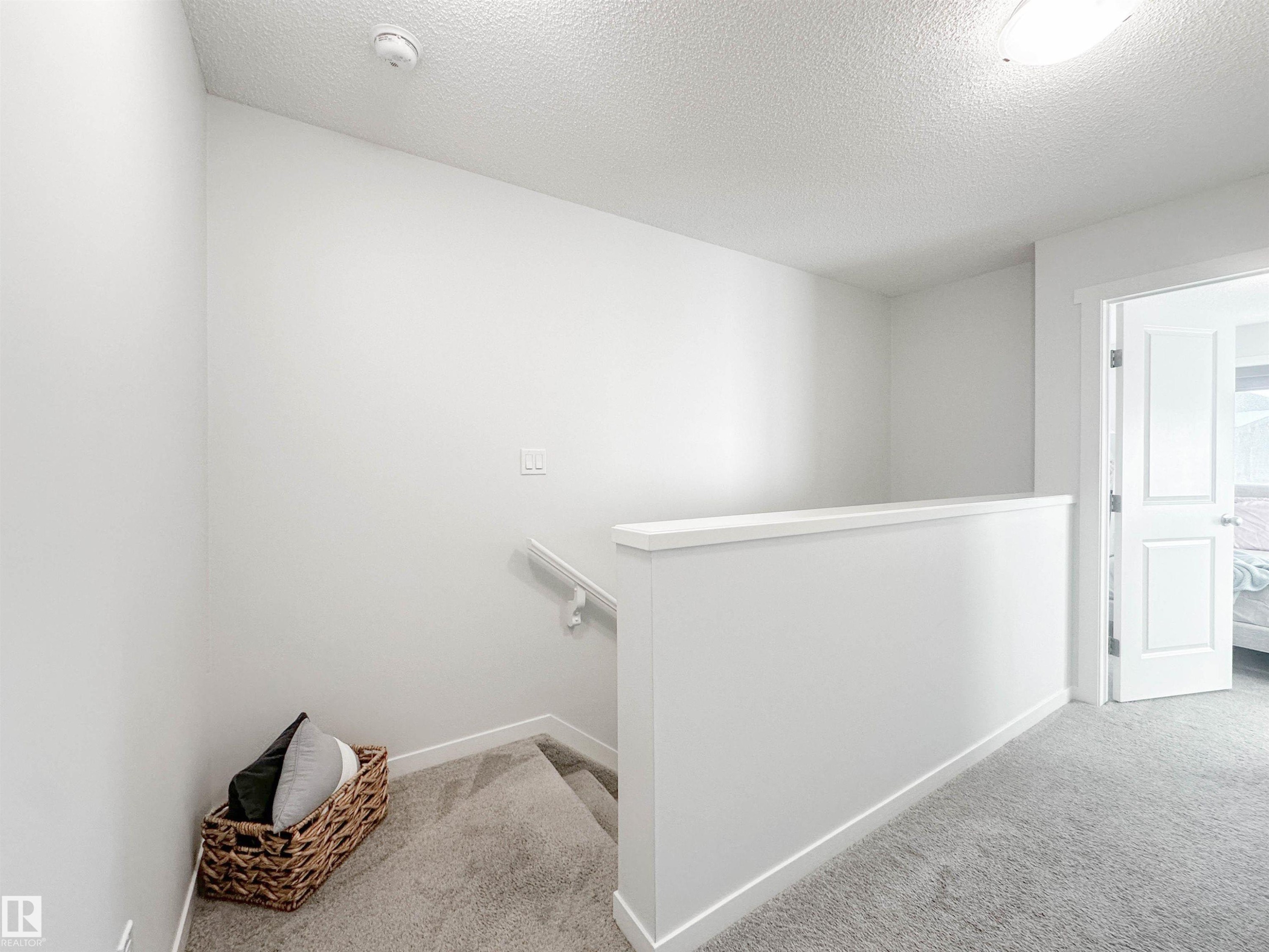 1270 Rosenthal Boulevard, Edmonton, AB - Indoor Photo Showing Other Room