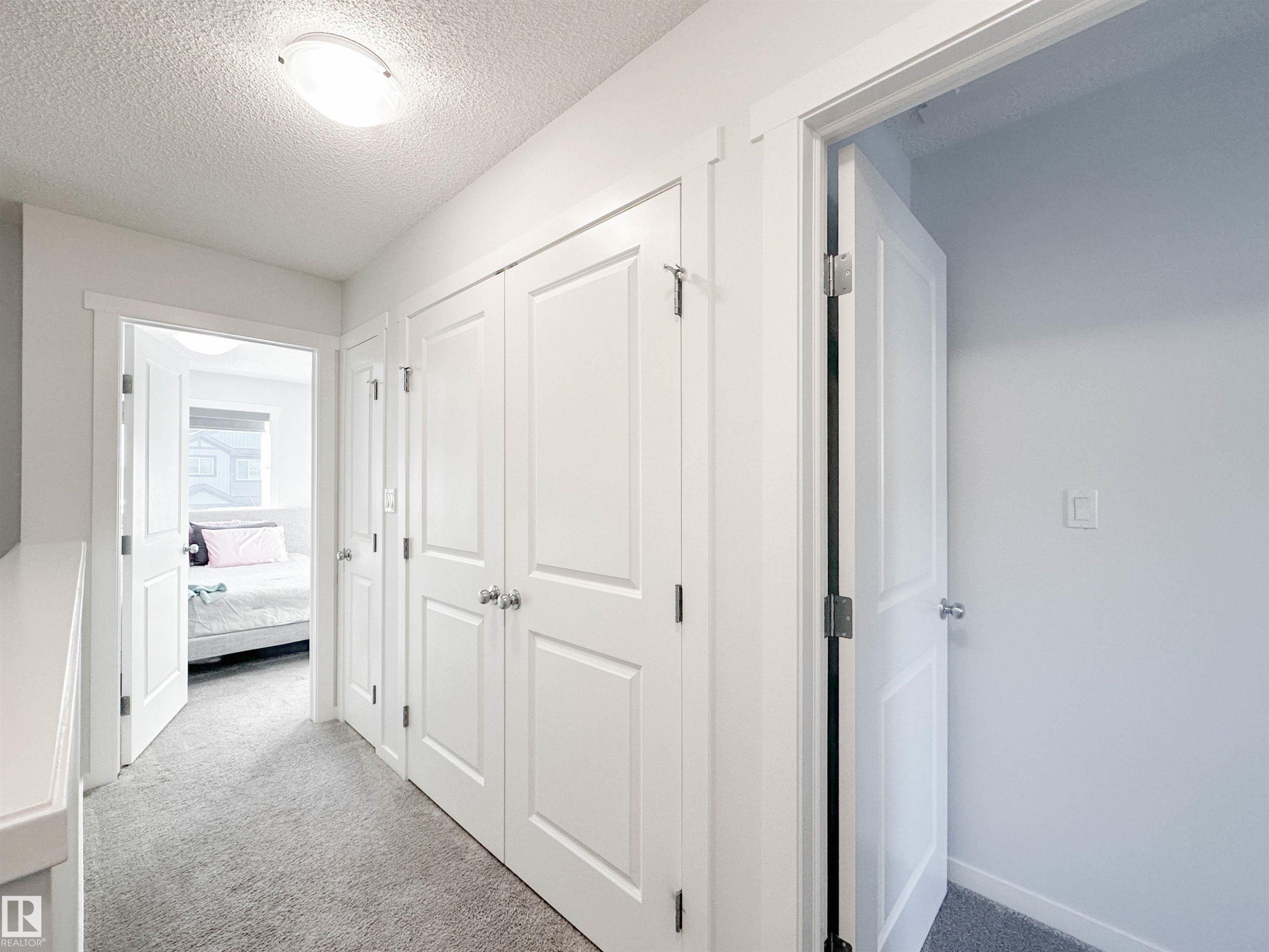 1270 Rosenthal Boulevard, Edmonton, AB - Indoor