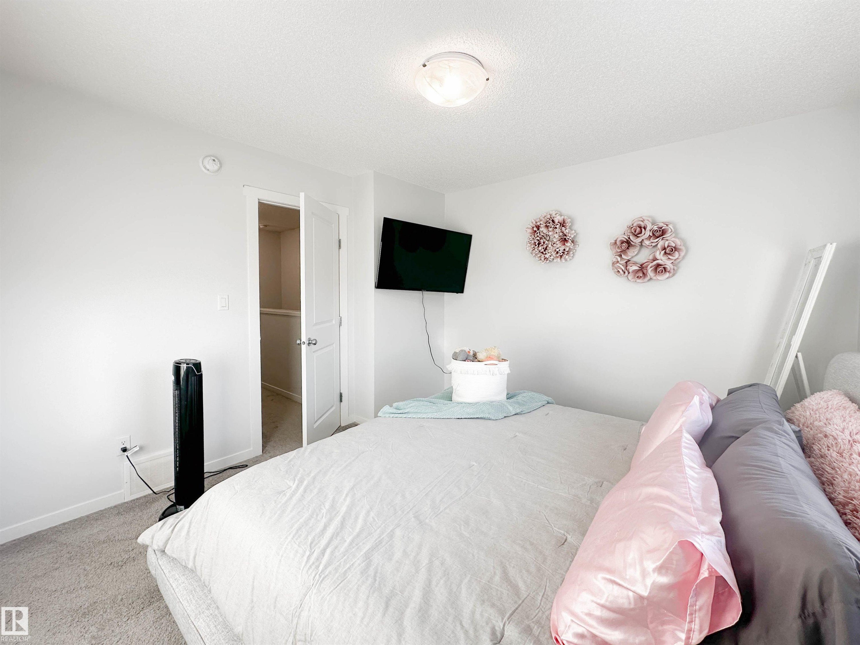 1270 Rosenthal Boulevard, Edmonton, AB - Indoor Photo Showing Bedroom