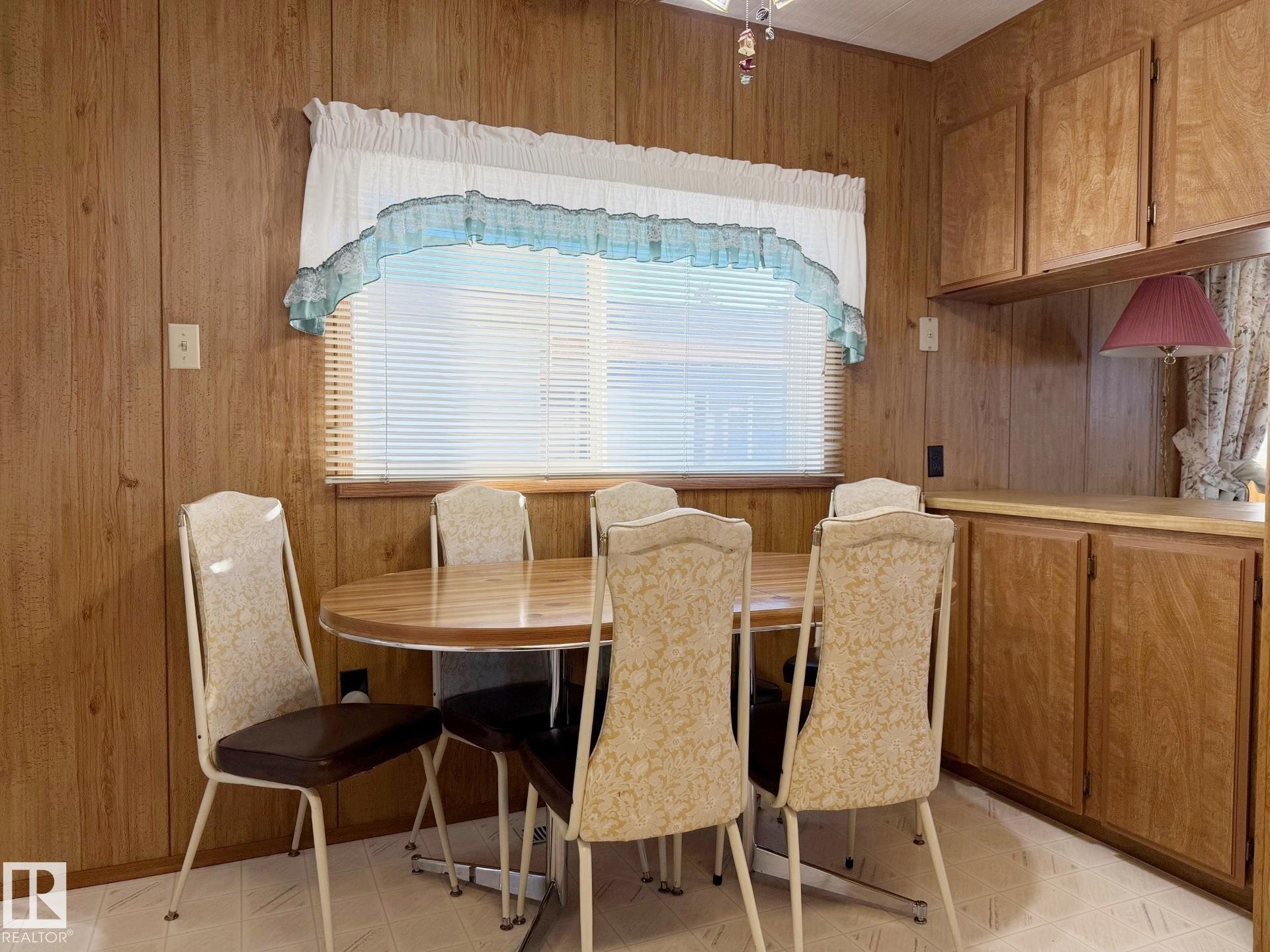 41 Willow Park Estates, Leduc, AB - Indoor Photo Showing Dining Room