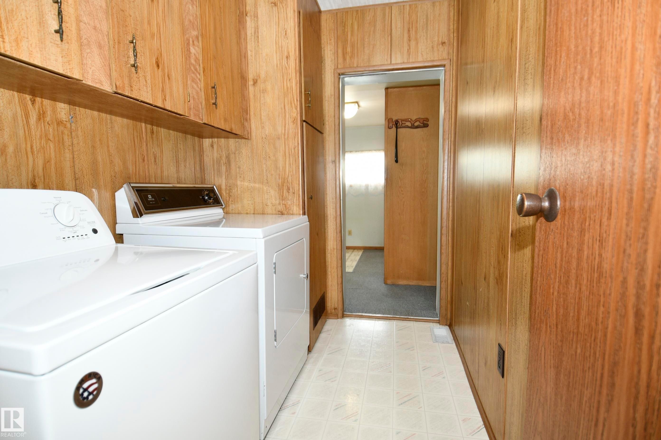 41 Willow Park Estates, Leduc, AB - Indoor Photo Showing Laundry Room