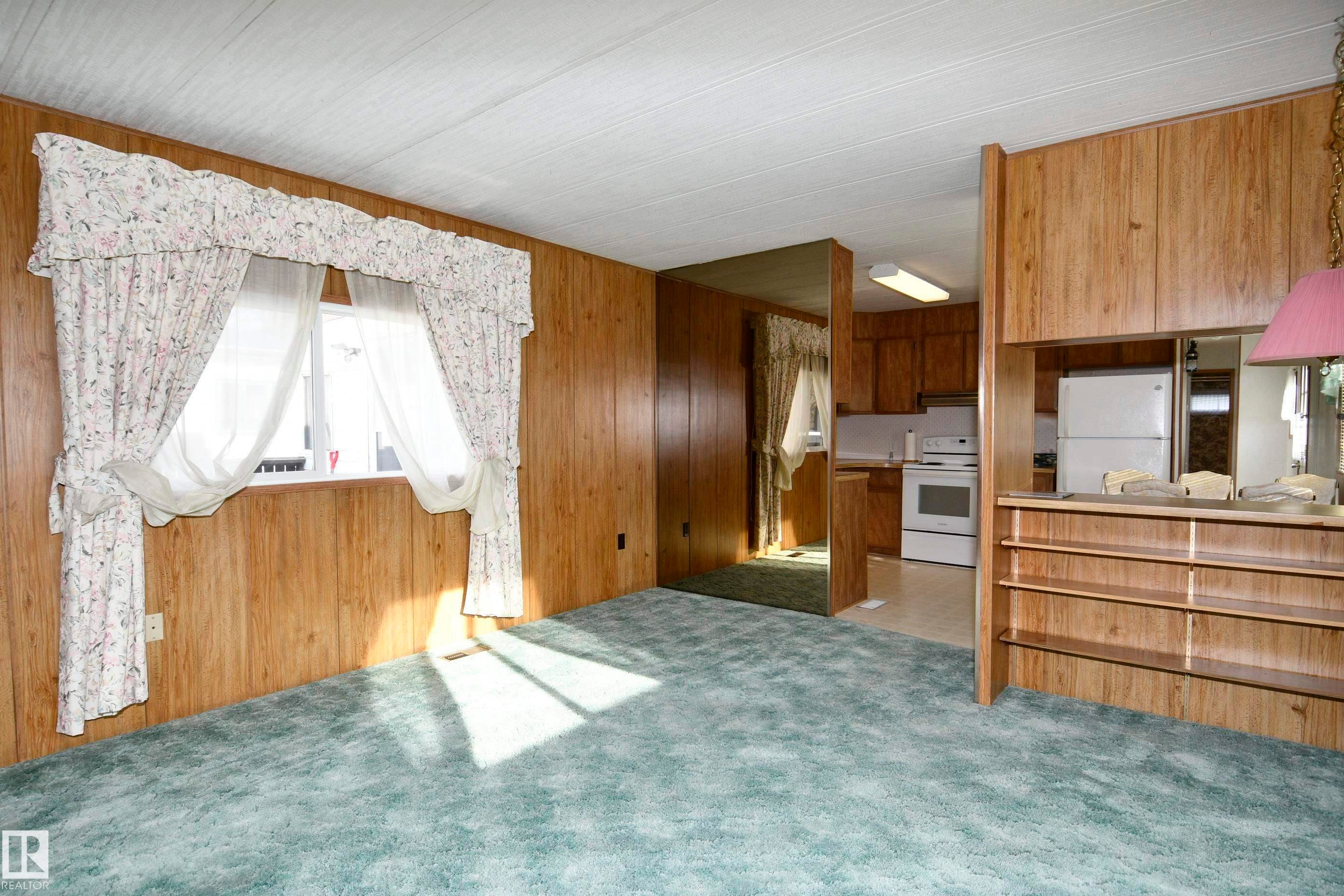 41 Willow Park Estates, Leduc, AB - Indoor Photo Showing Other Room