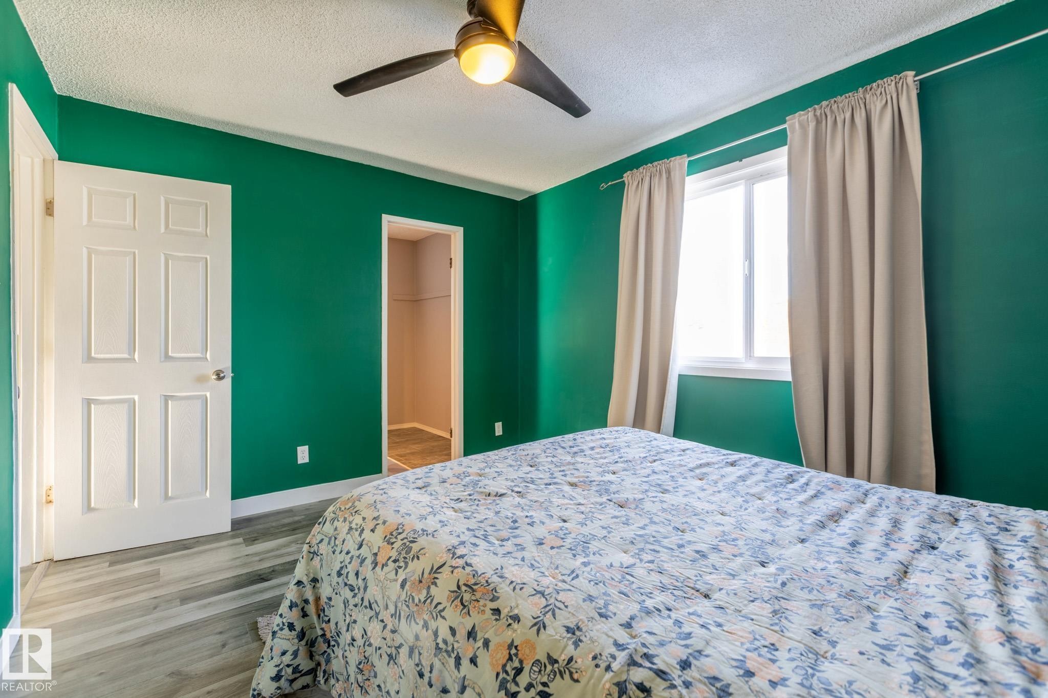 19 Greenfield Estates, St. Albert, AB - Indoor Photo Showing Bedroom
