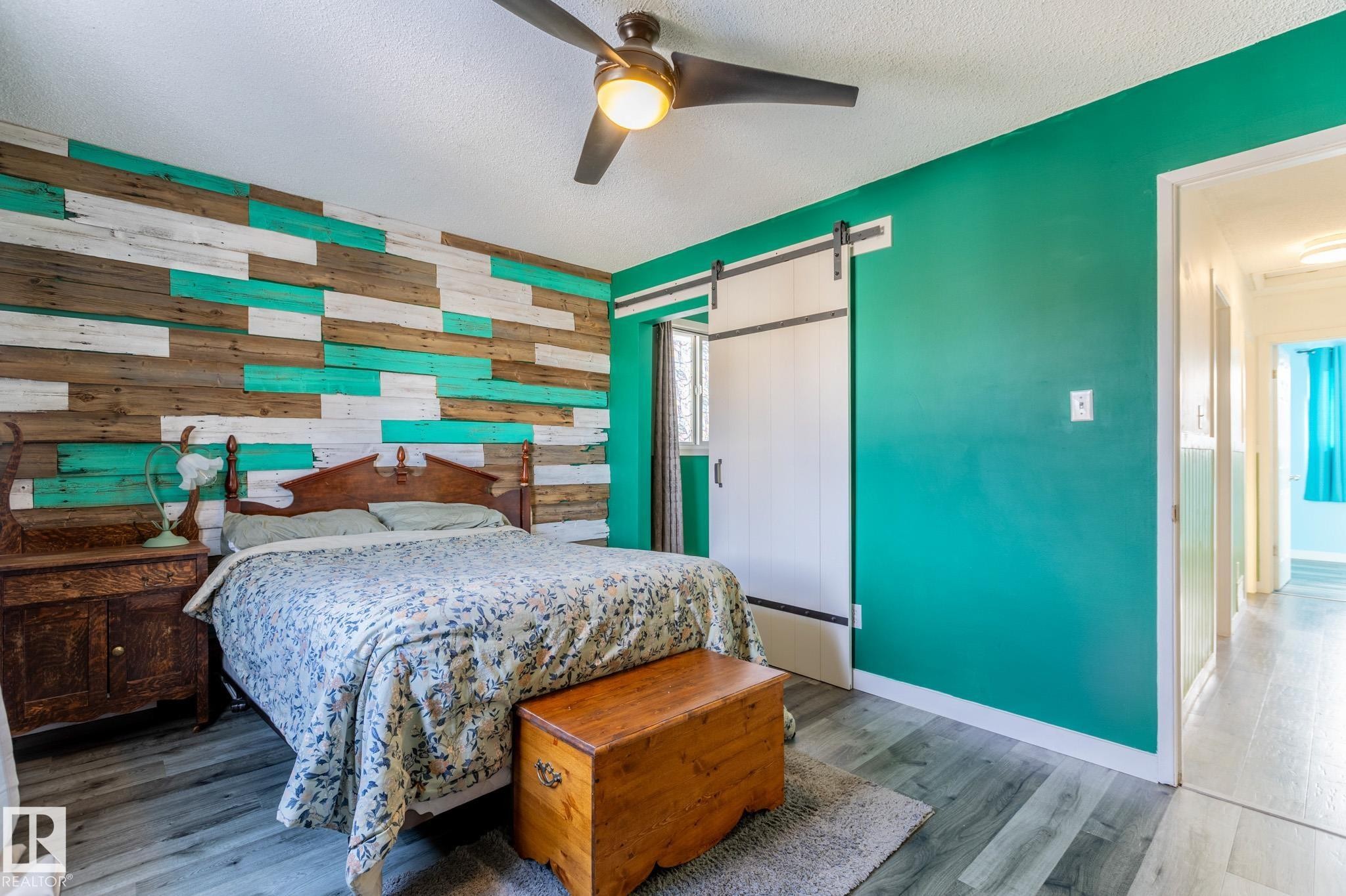 19 Greenfield Estates, St. Albert, AB - Indoor Photo Showing Bedroom