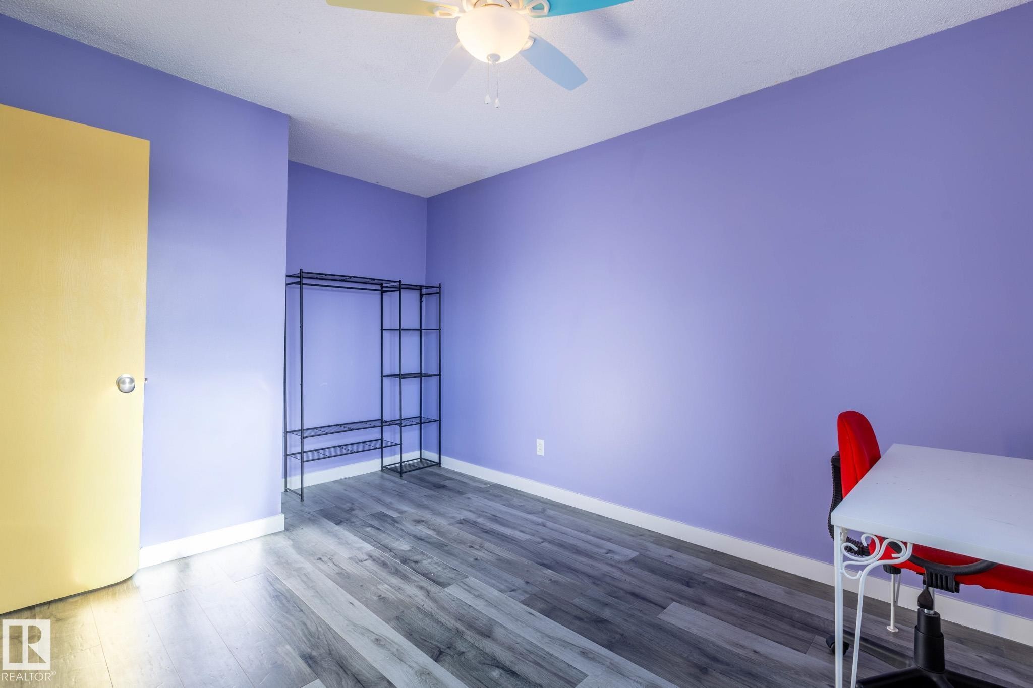 19 Greenfield Estates, St. Albert, AB - Indoor Photo Showing Other Room