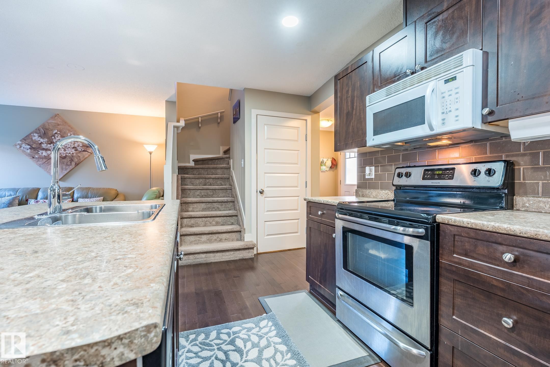1692 Cunningham Way, Edmonton, AB - Indoor Photo Showing Kitchen With Double Sink