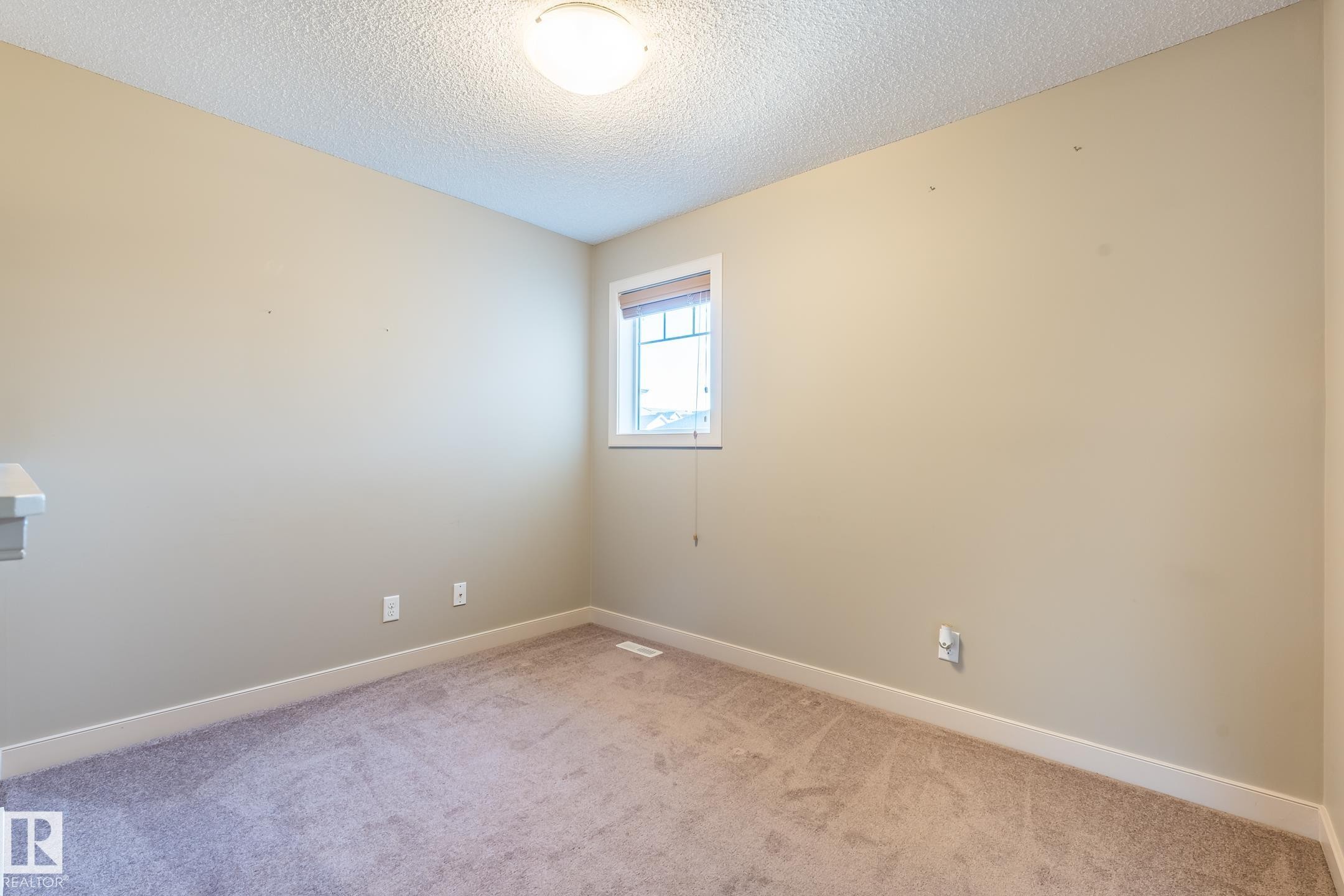 1692 Cunningham Way, Edmonton, AB - Indoor Photo Showing Other Room