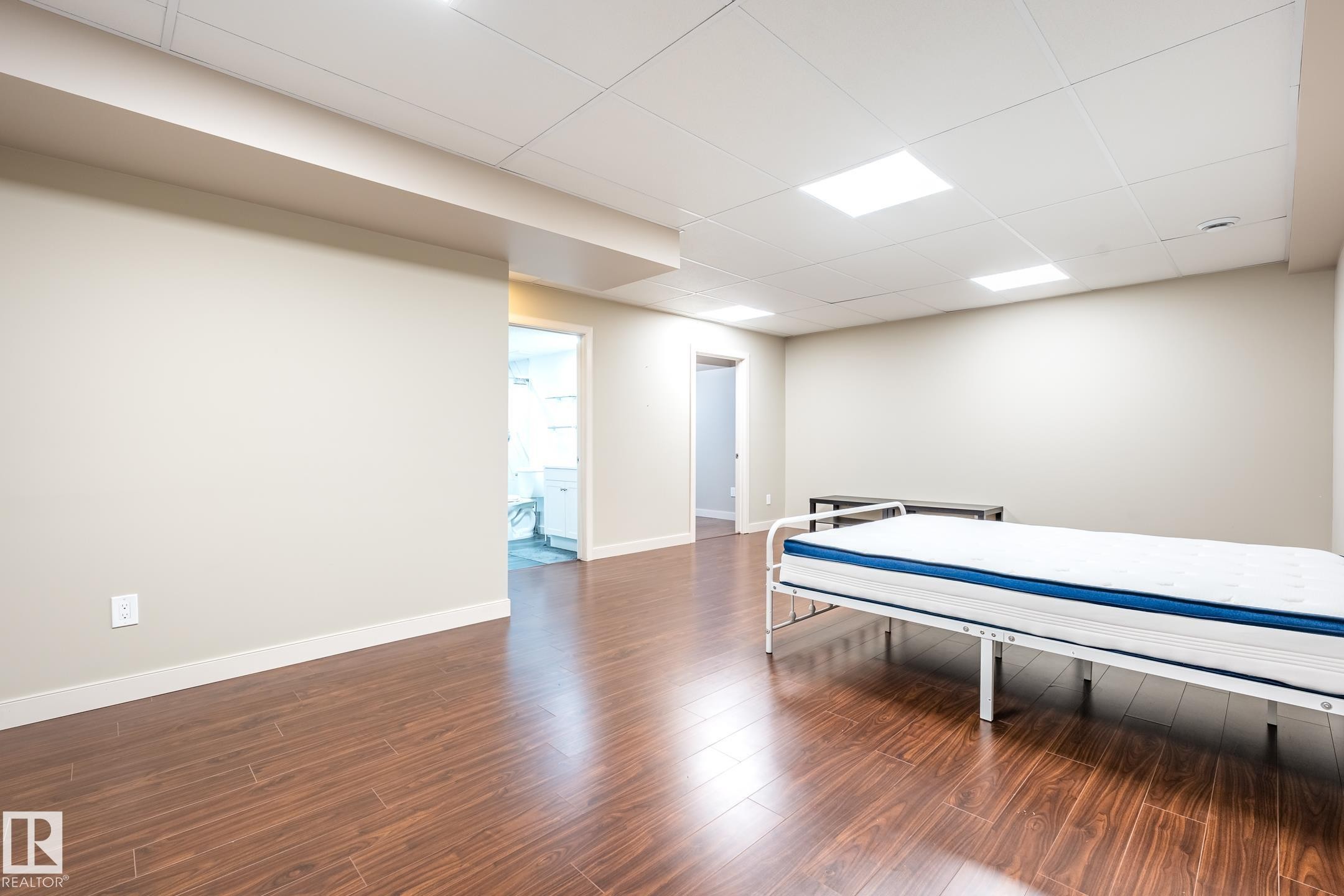 1692 Cunningham Way, Edmonton, AB - Indoor Photo Showing Other Room