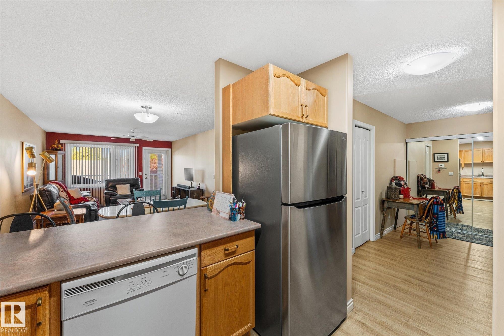 203 160 Kingswood Boulevard, St. Albert, AB - Indoor Photo Showing Kitchen