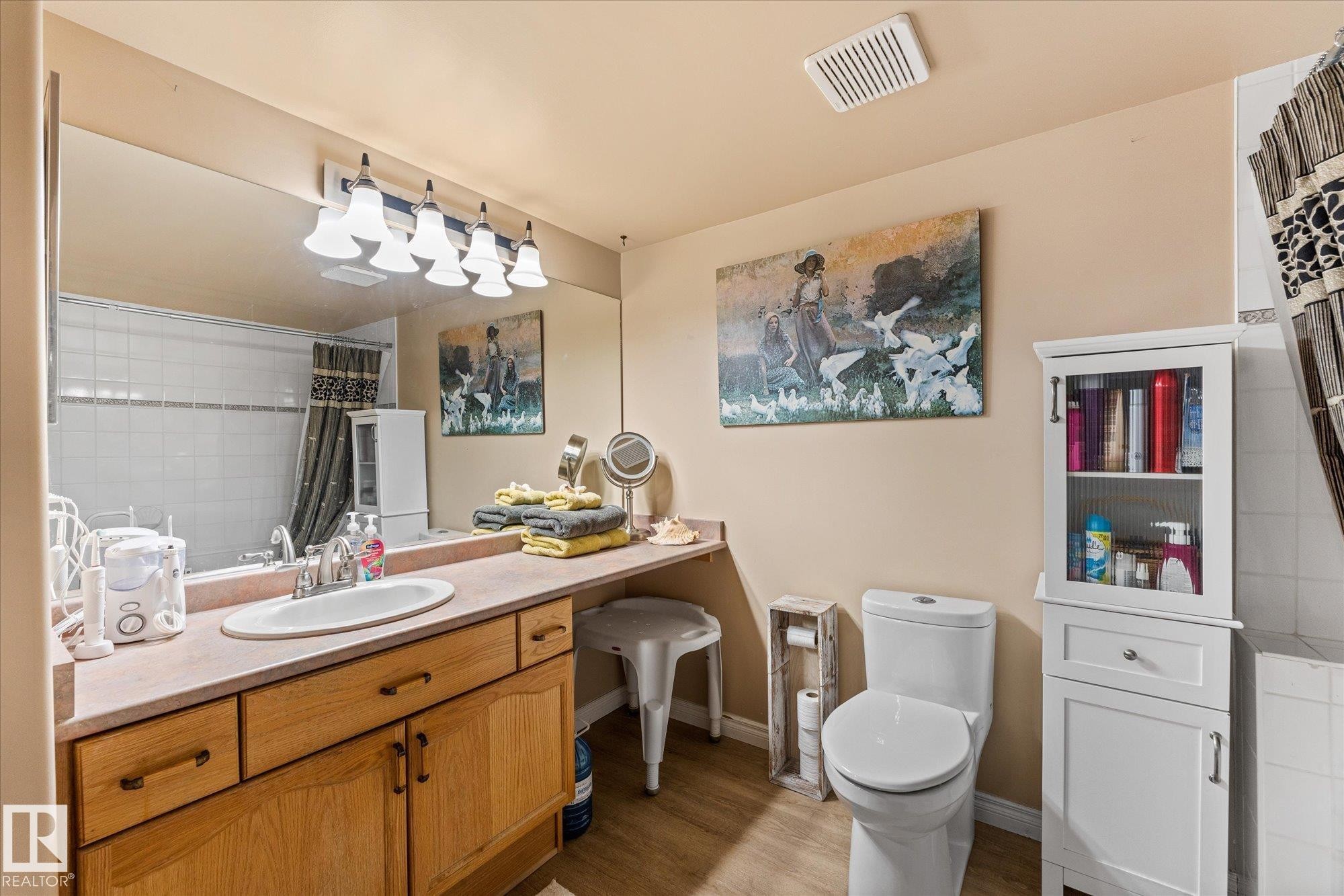 203 160 Kingswood Boulevard, St. Albert, AB - Indoor Photo Showing Bathroom