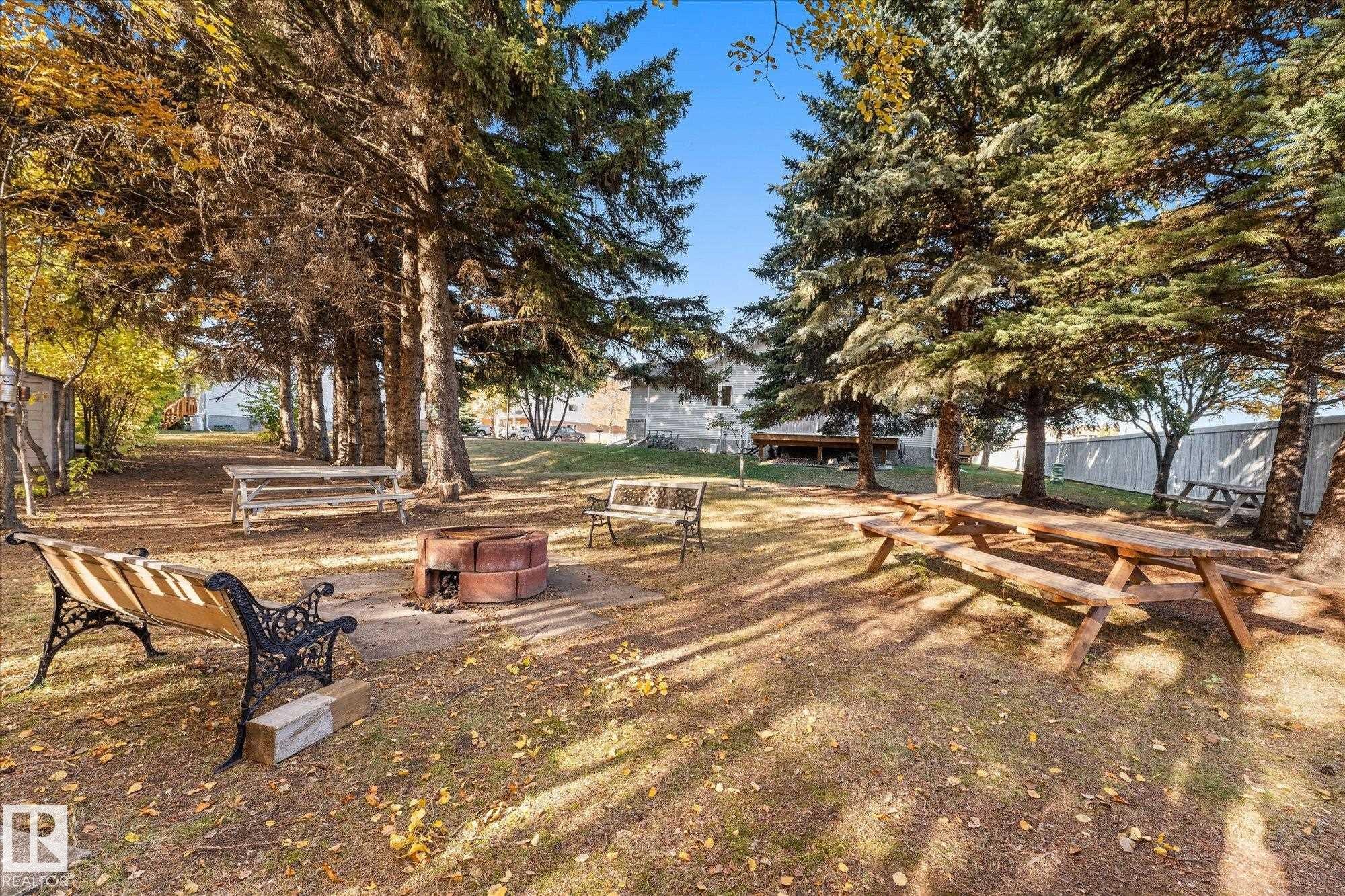 203 160 Kingswood Boulevard, St. Albert, AB - Outdoor