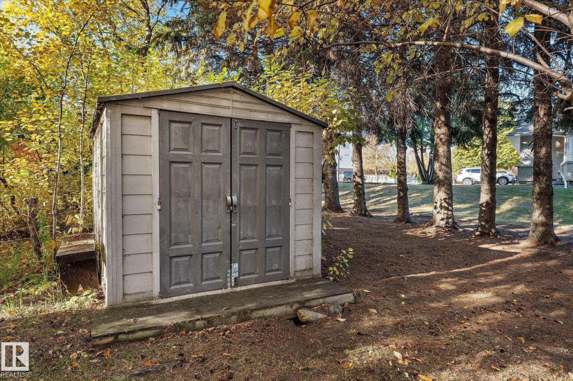 203 160 Kingswood Boulevard, St. Albert, AB - Outdoor