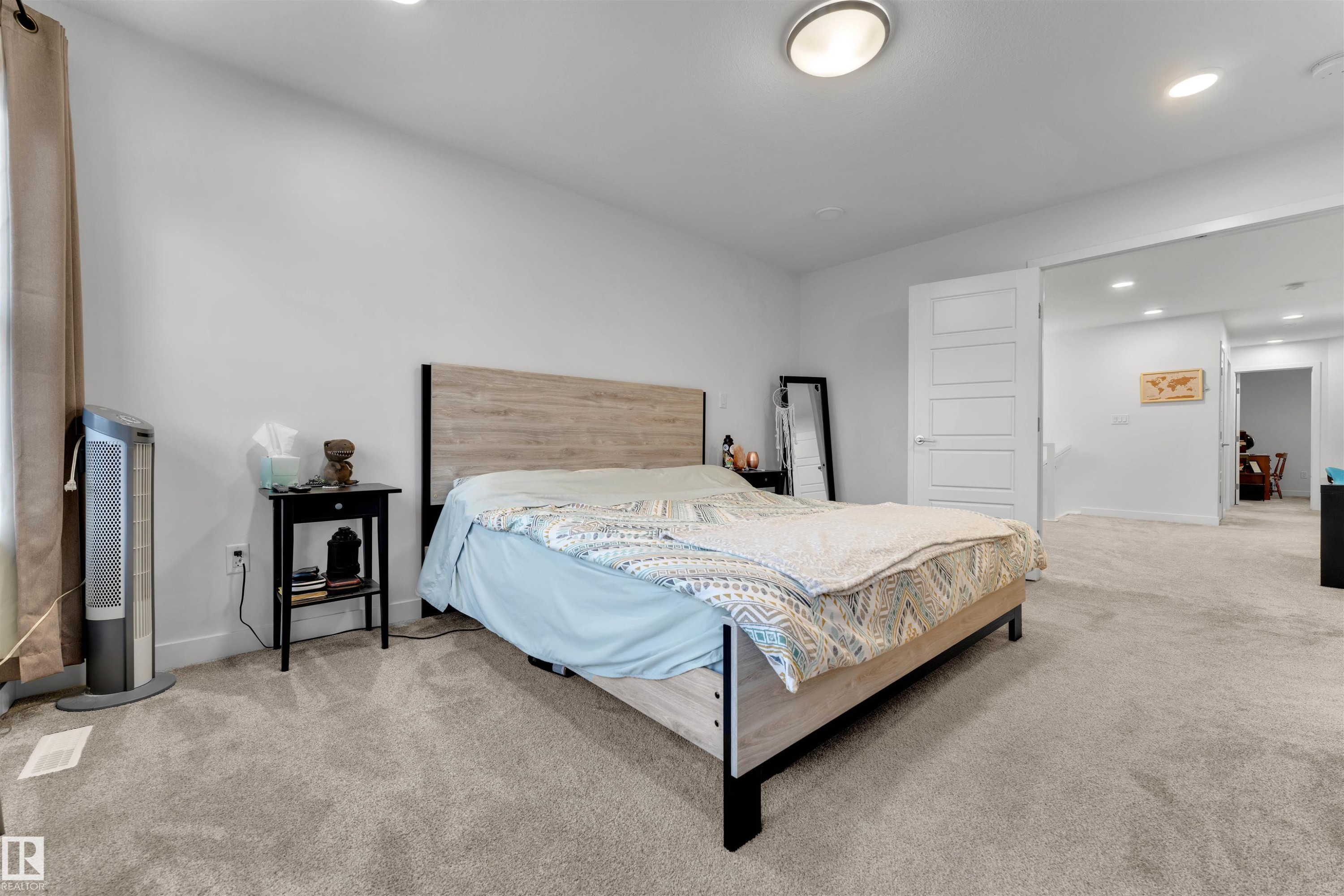 1632 Plum Circle, Edmonton, AB - Indoor Photo Showing Bedroom