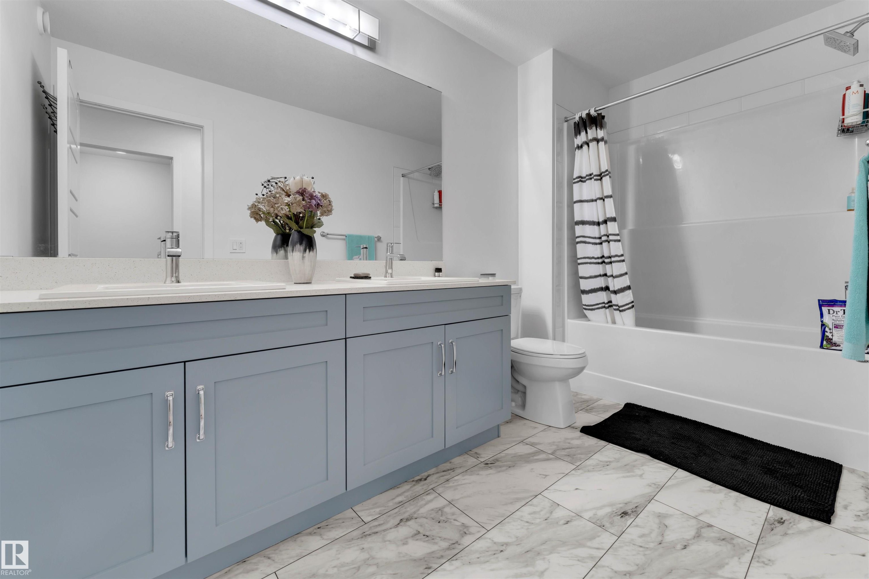 1632 Plum Circle, Edmonton, AB - Indoor Photo Showing Bathroom