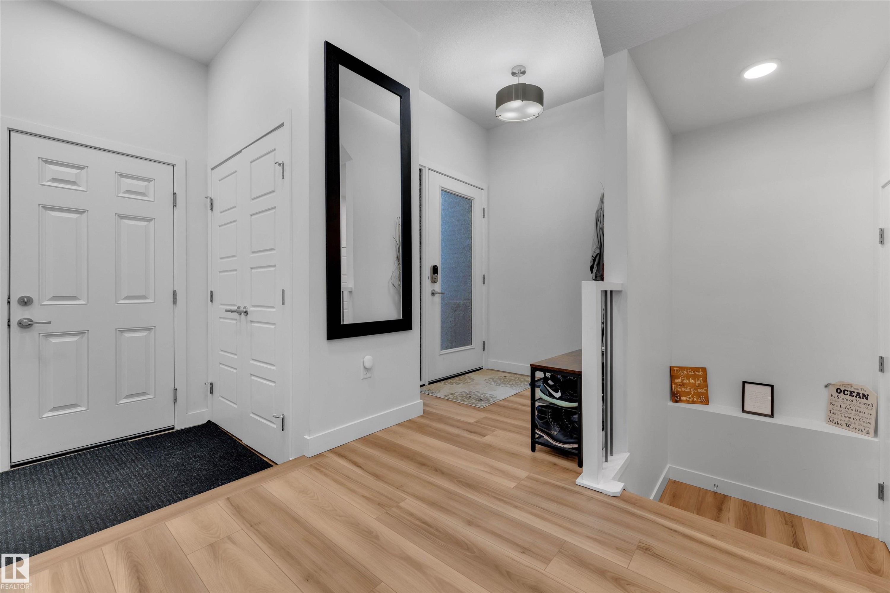 1632 Plum Circle, Edmonton, AB - Indoor Photo Showing Other Room