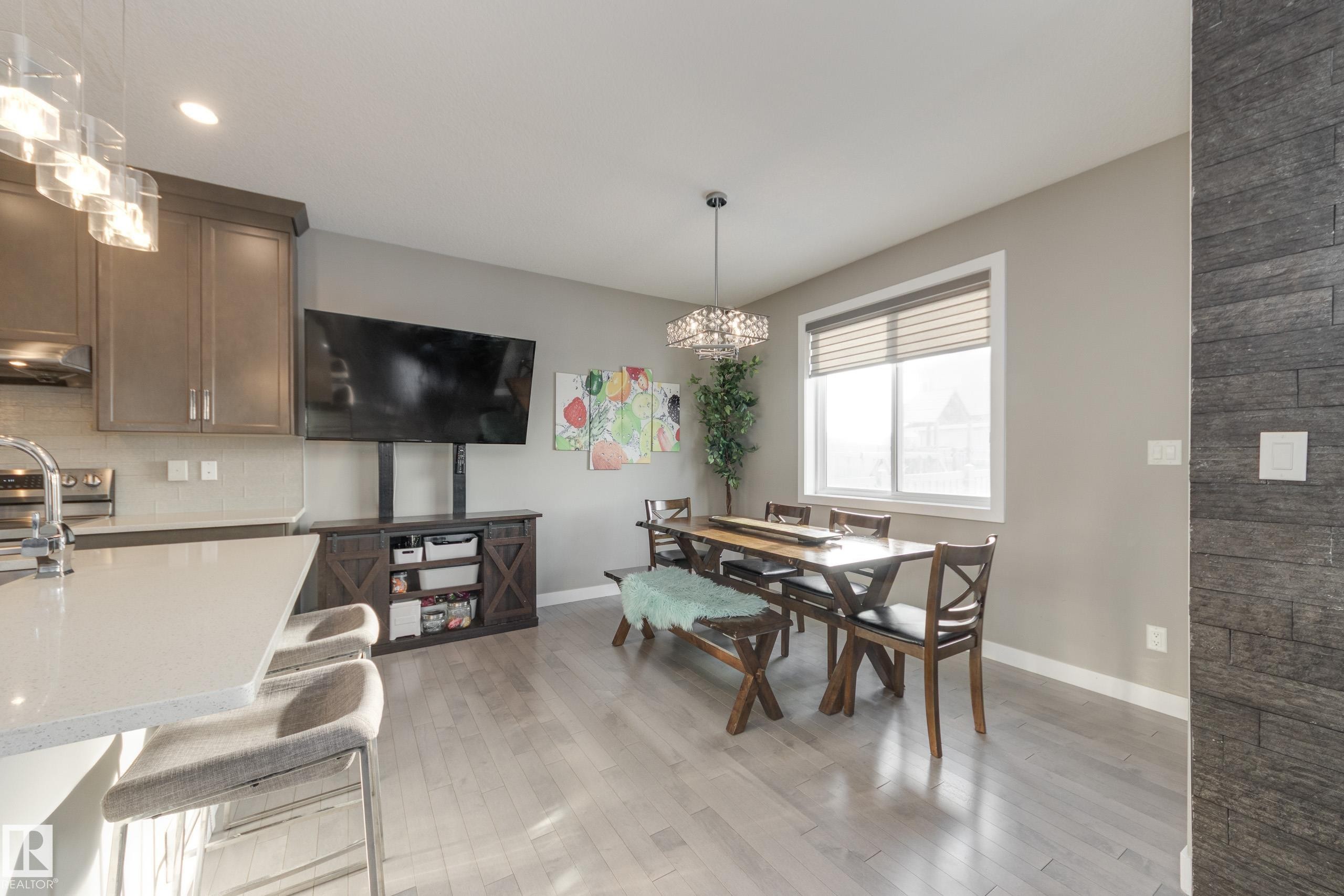 8729 Carson Way, Edmonton, AB - Indoor