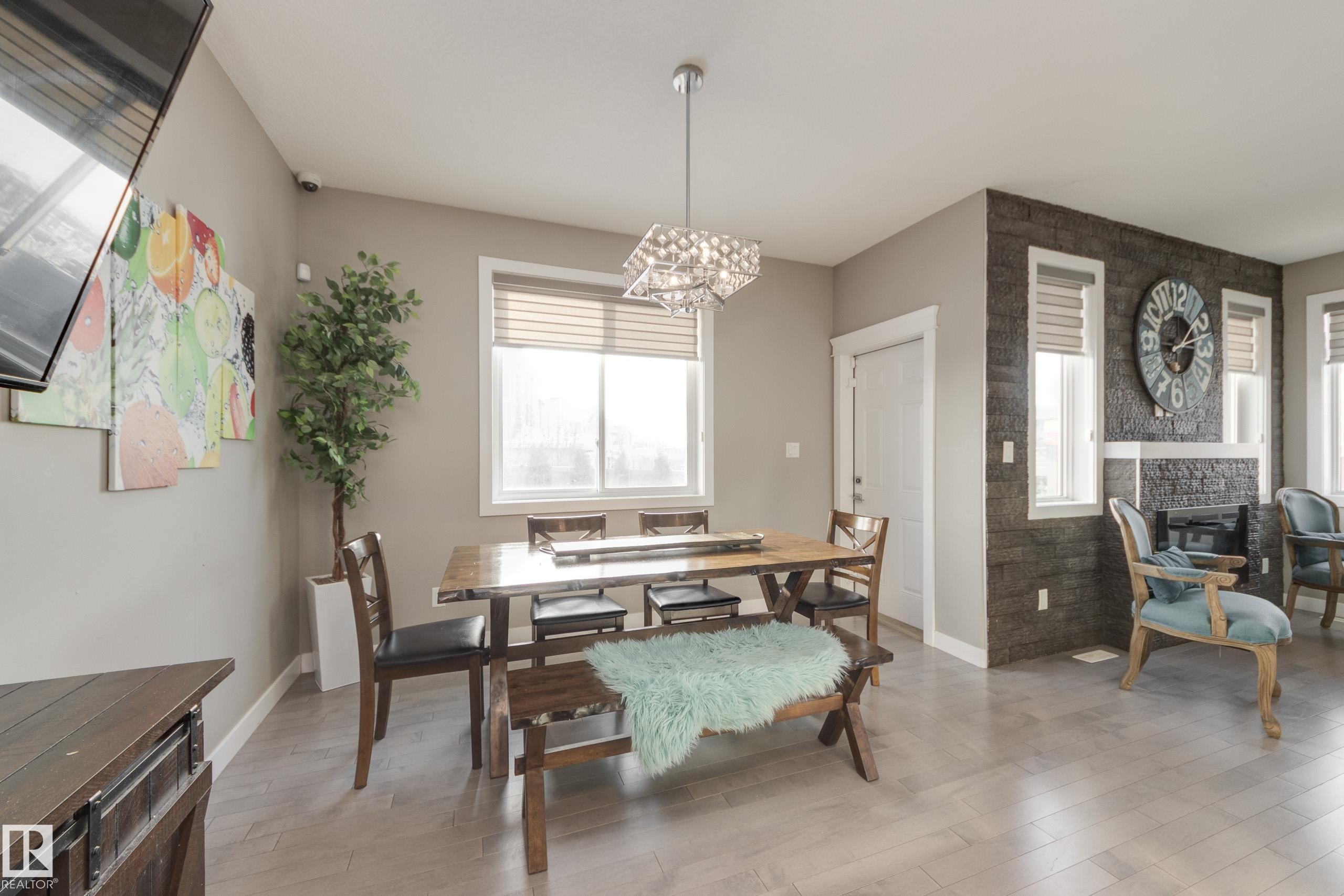 8729 Carson Way, Edmonton, AB - Indoor Photo Showing Dining Room
