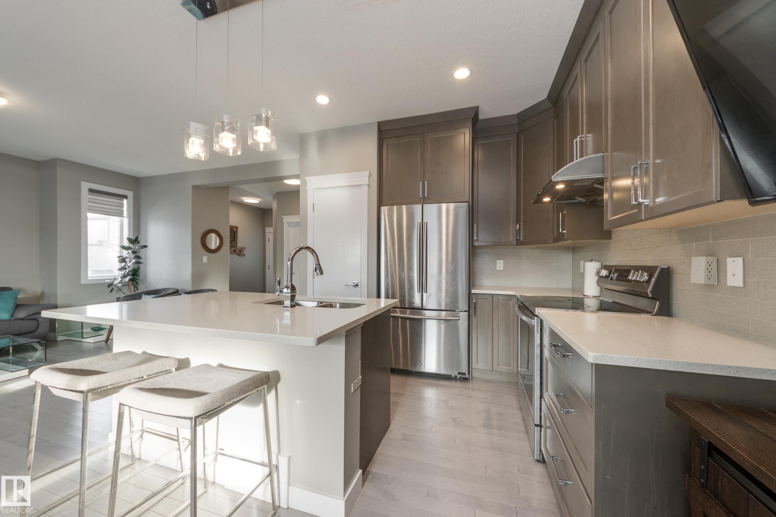 8729 Carson Way, Edmonton, AB - Indoor Photo Showing Kitchen With Upgraded Kitchen