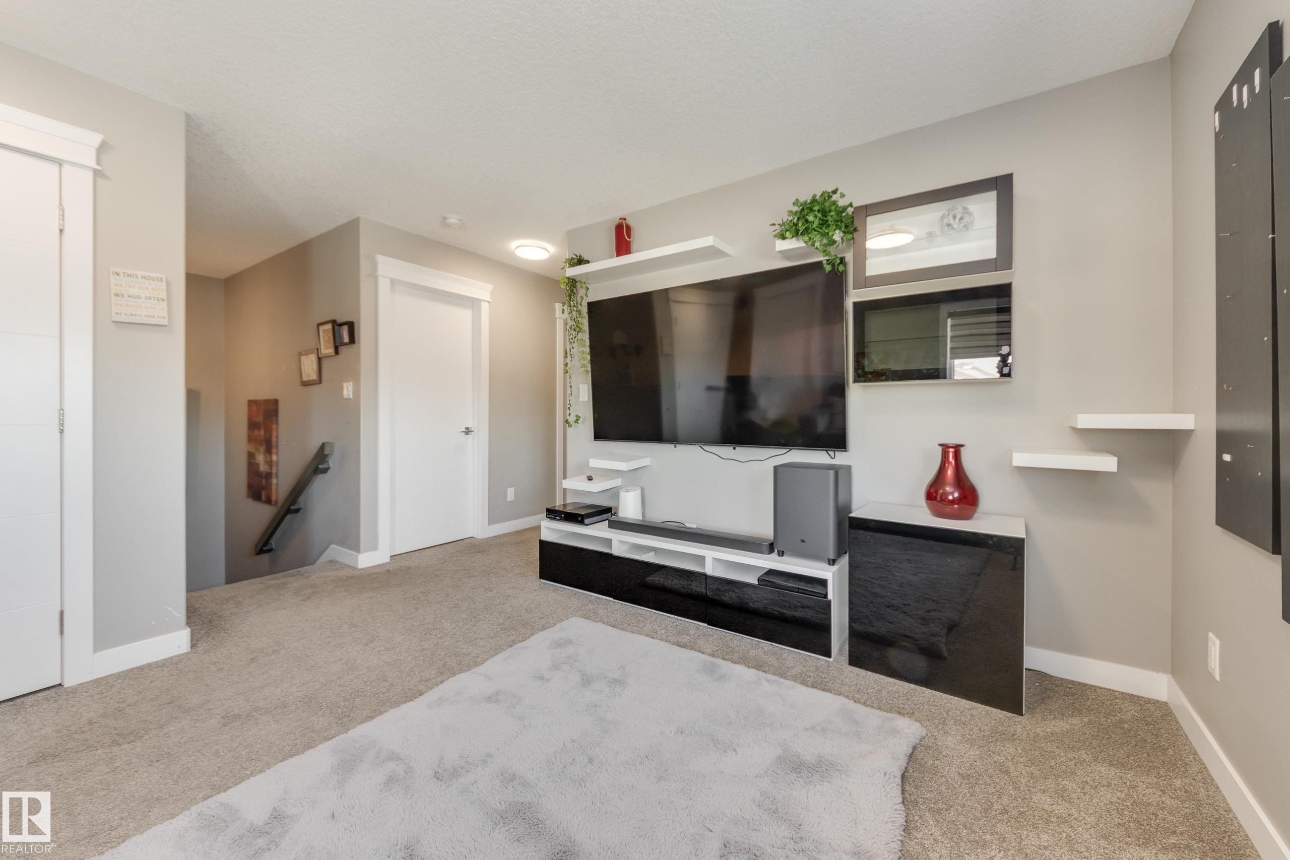 8729 Carson Way, Edmonton, AB - Indoor