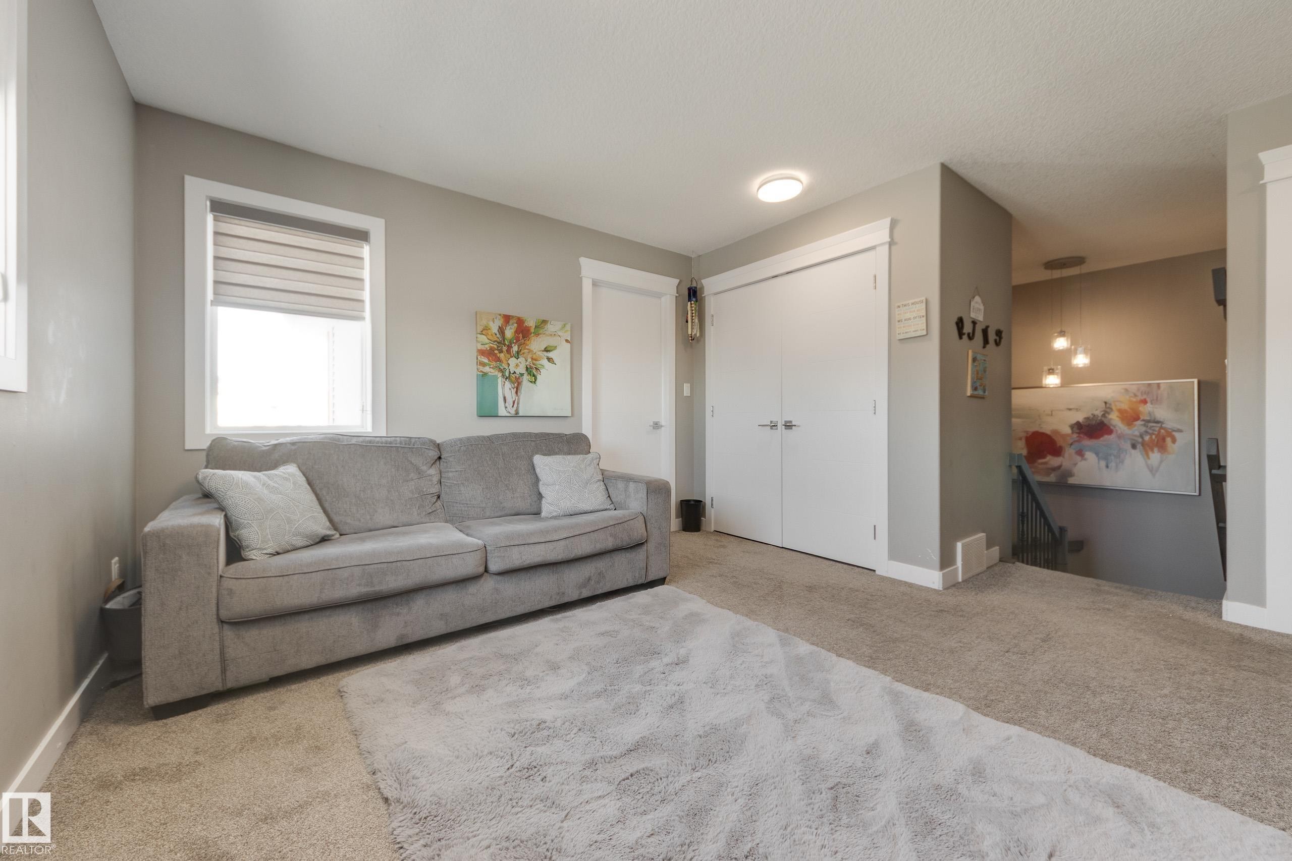 8729 Carson Way, Edmonton, AB - Indoor Photo Showing Living Room