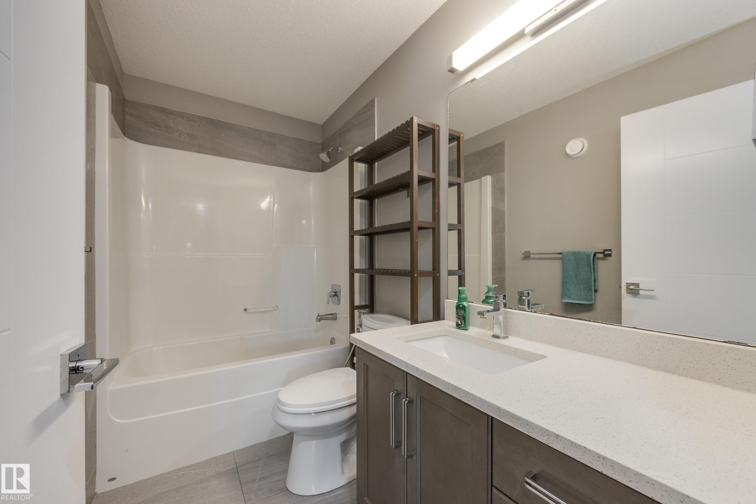8729 Carson Way, Edmonton, AB - Indoor Photo Showing Bathroom