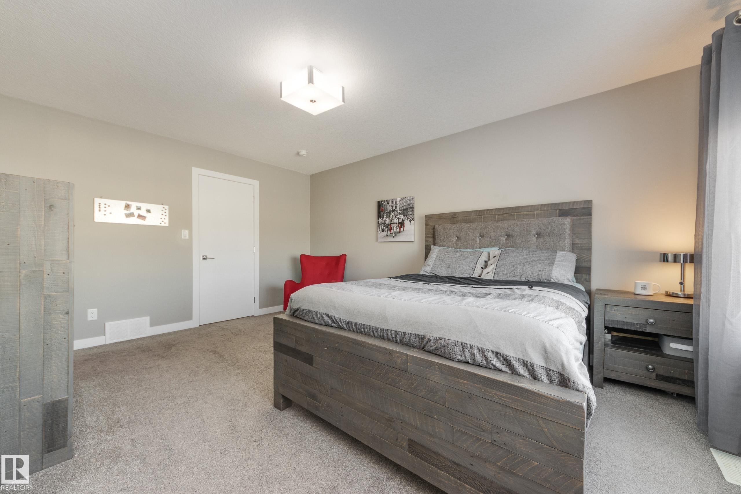 8729 Carson Way, Edmonton, AB - Indoor Photo Showing Bedroom