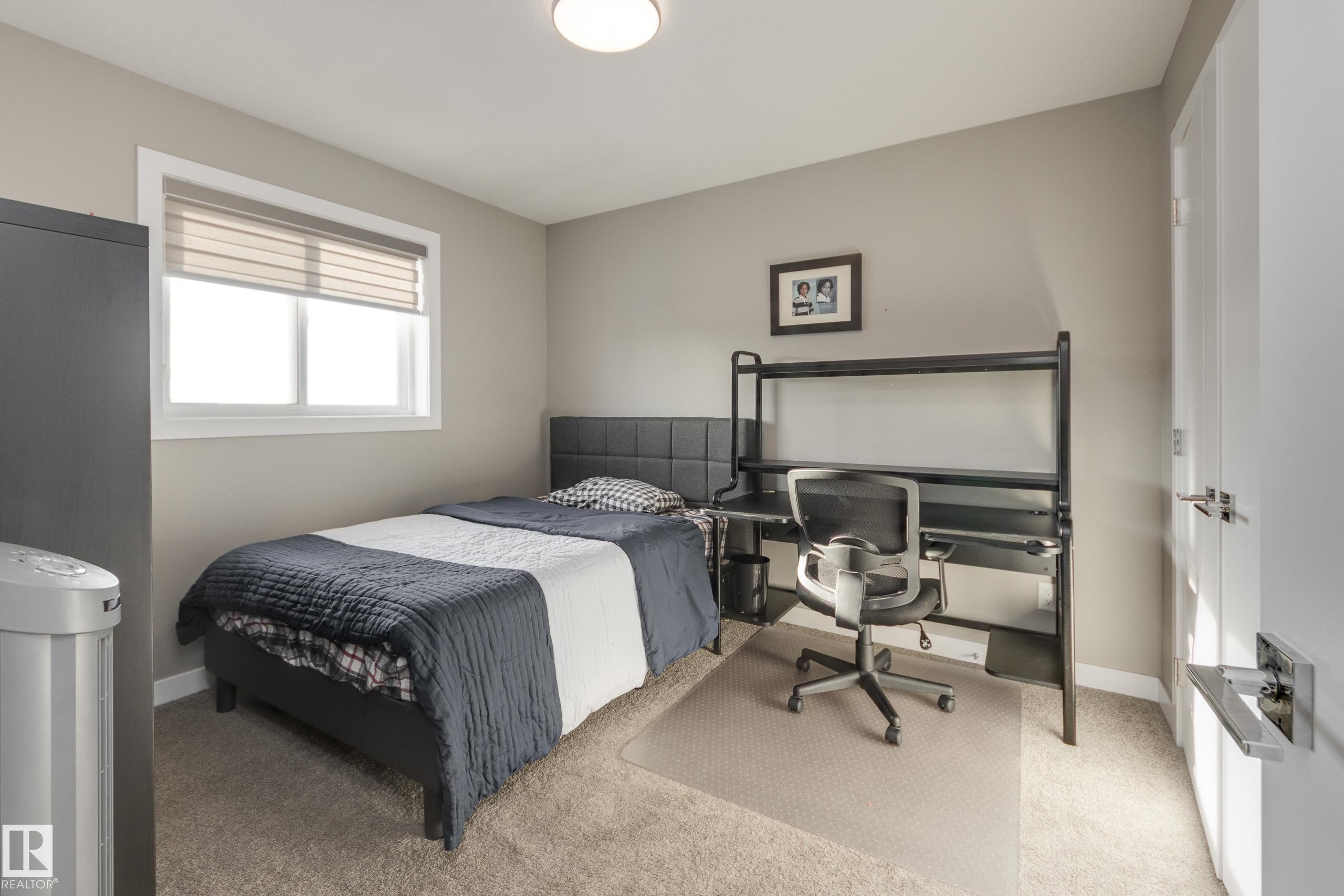 8729 Carson Way, Edmonton, AB - Indoor Photo Showing Bedroom