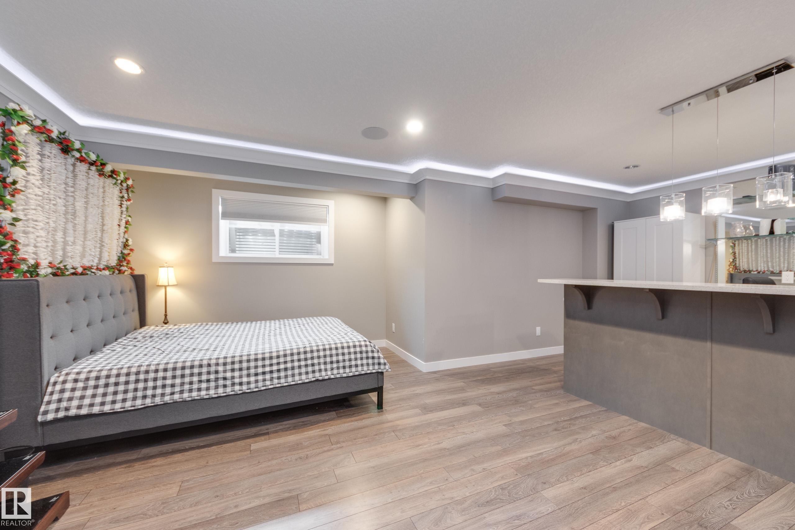 8729 Carson Way, Edmonton, AB - Indoor Photo Showing Bedroom