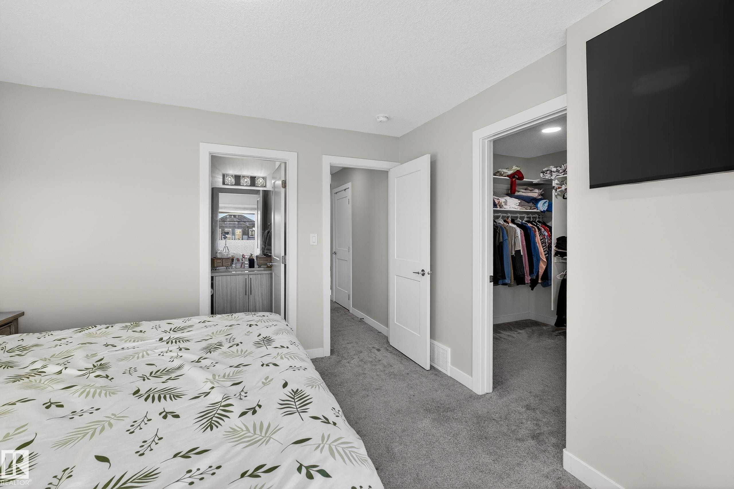 401 Black Stone Link, Leduc, AB - Indoor Photo Showing Bedroom