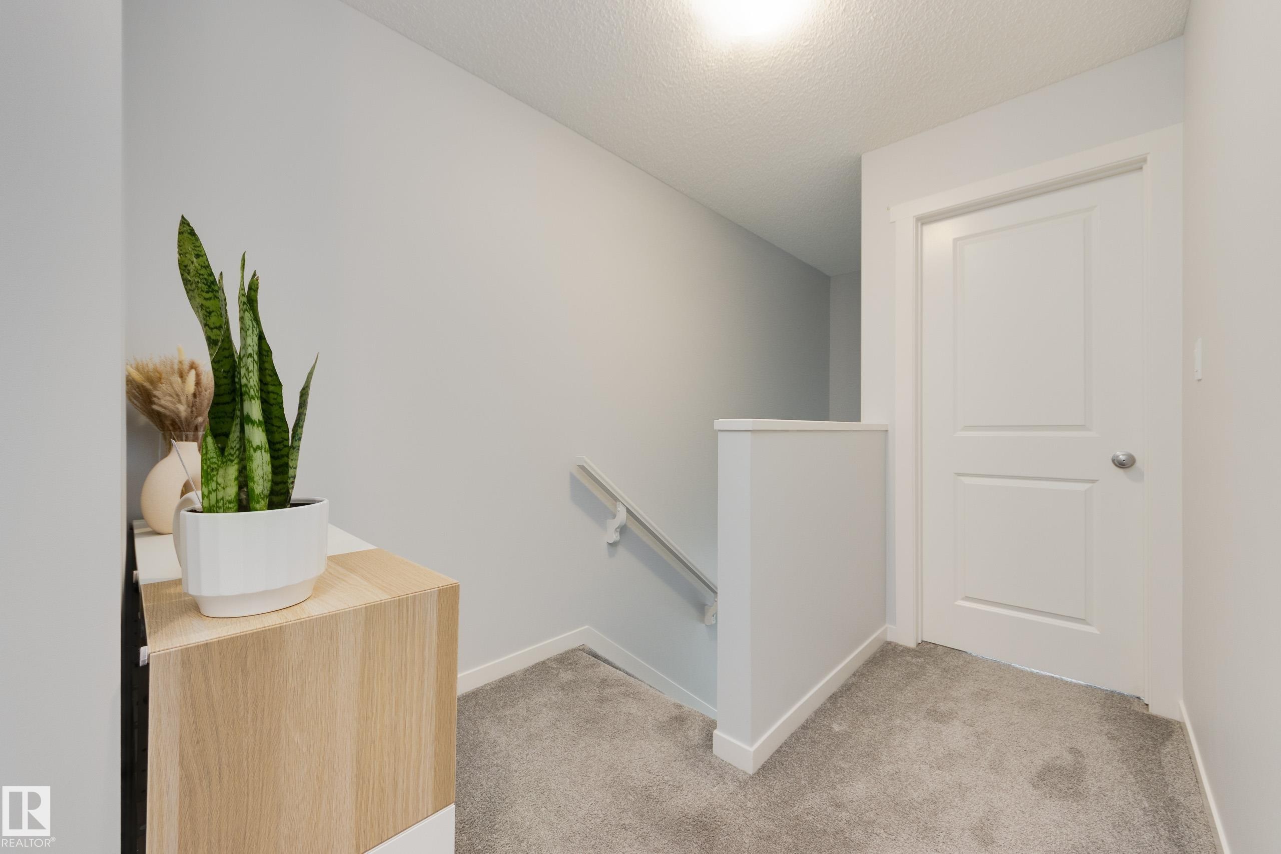 158 Secord Drive, Edmonton, AB - Indoor Photo Showing Other Room