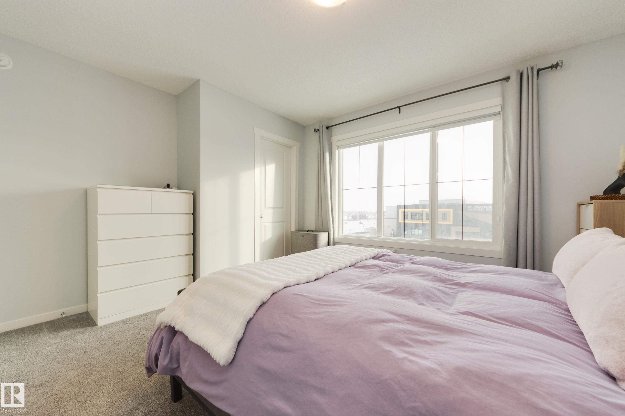 158 Secord Drive, Edmonton, AB - Indoor Photo Showing Bedroom