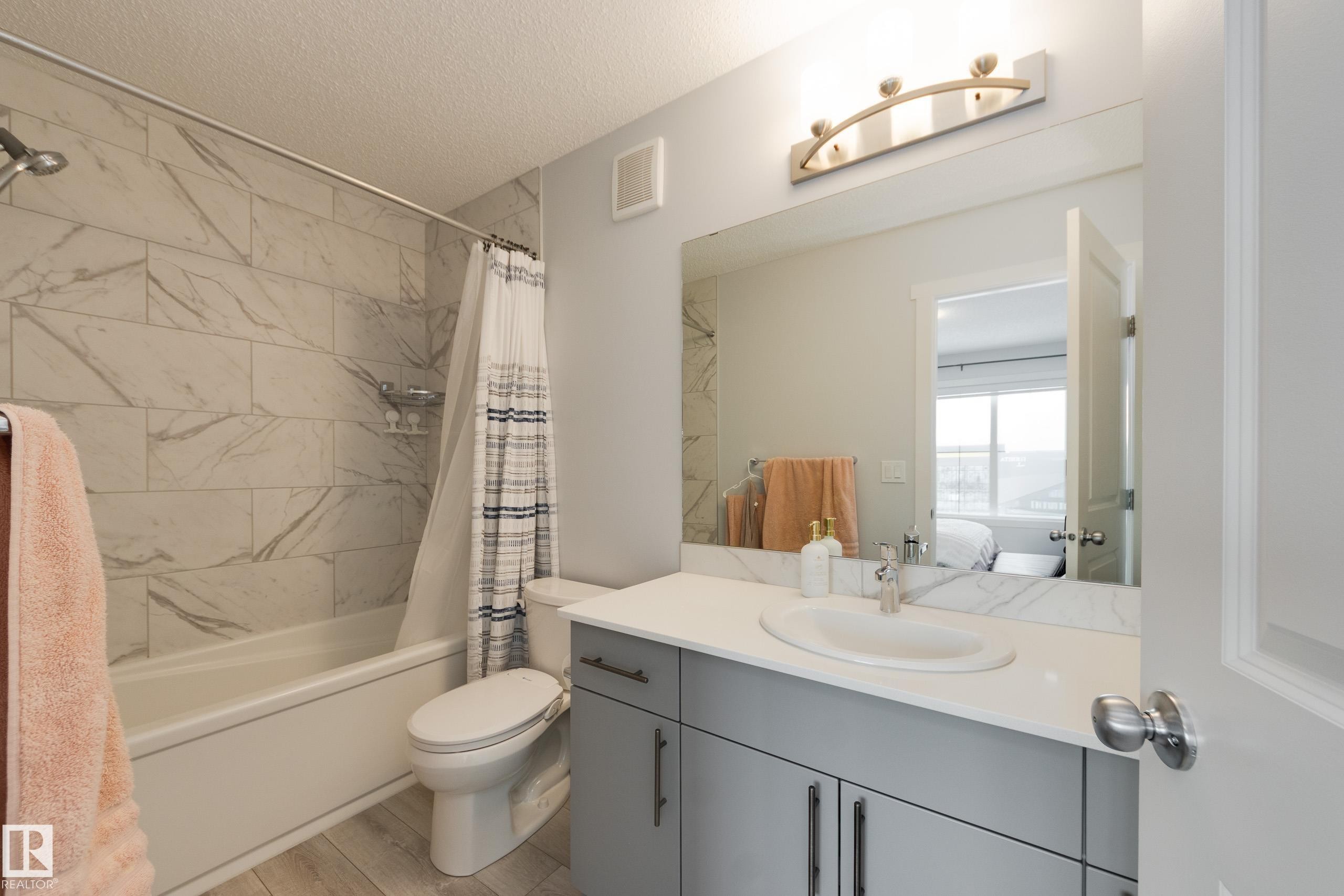 158 Secord Drive, Edmonton, AB - Indoor Photo Showing Bathroom