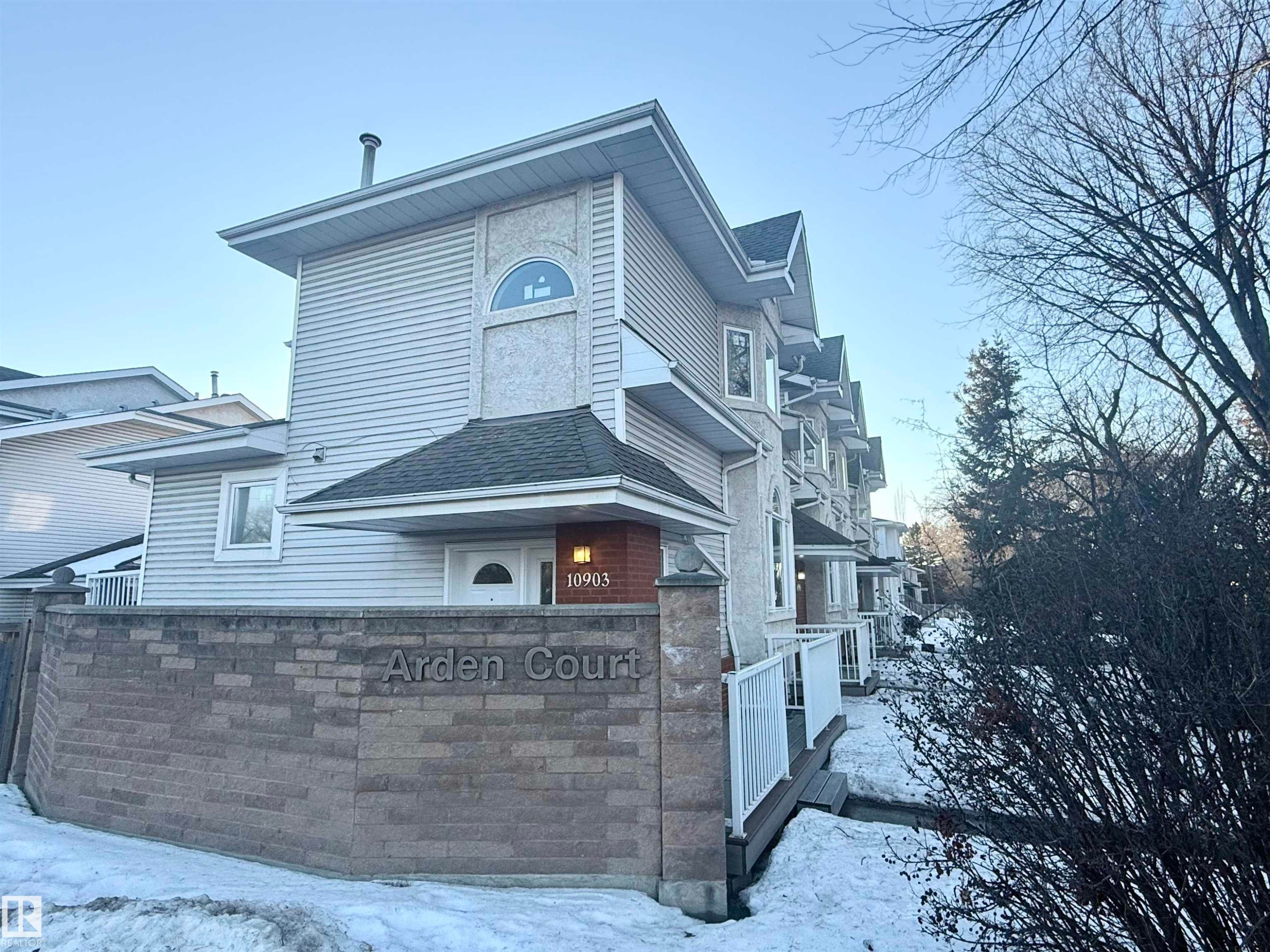 View of front of house featuring roof with shingles - 10905 74 Avenue, Edmonton, AB - Outdoor