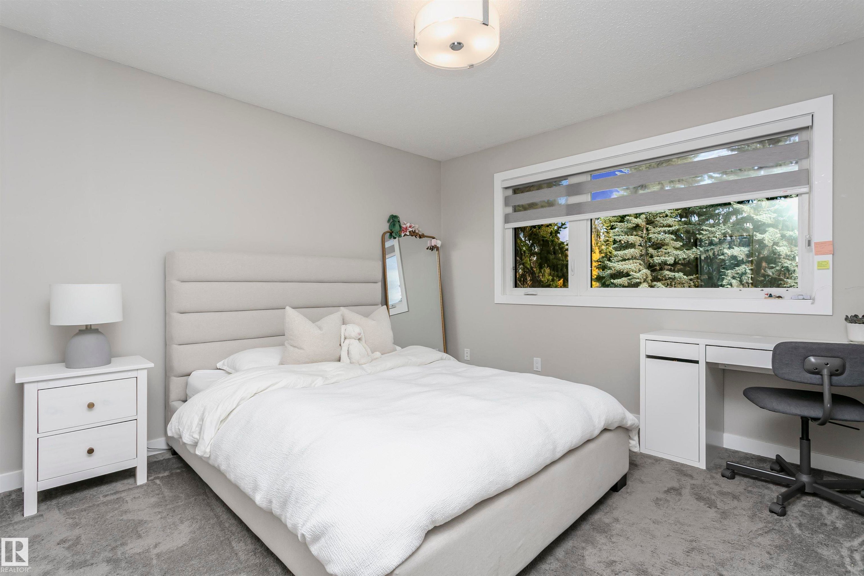 177 Wolf Willow Crescent, Edmonton, AB - Indoor Photo Showing Bedroom
