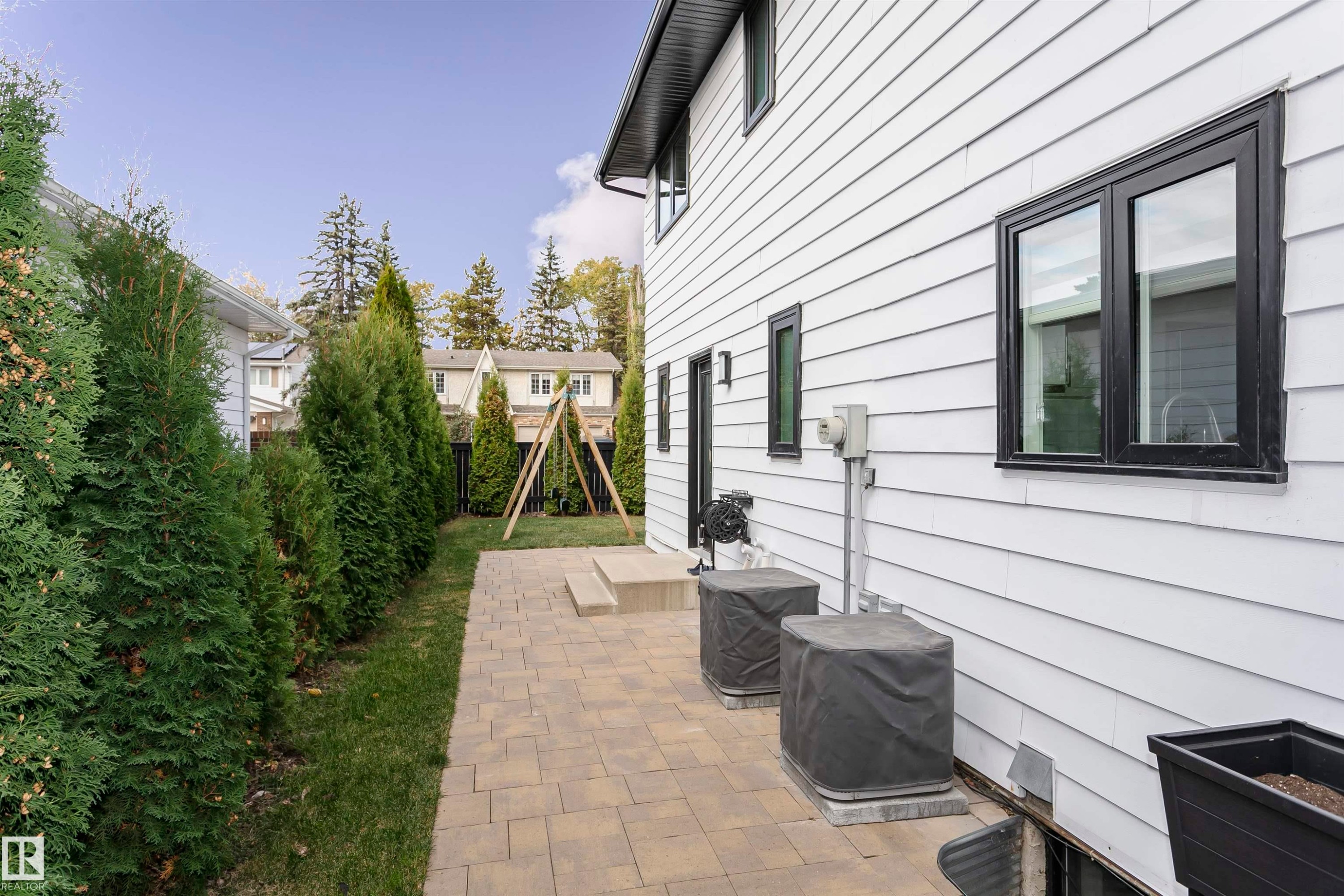 177 Wolf Willow Crescent, Edmonton, AB - Outdoor With Exterior