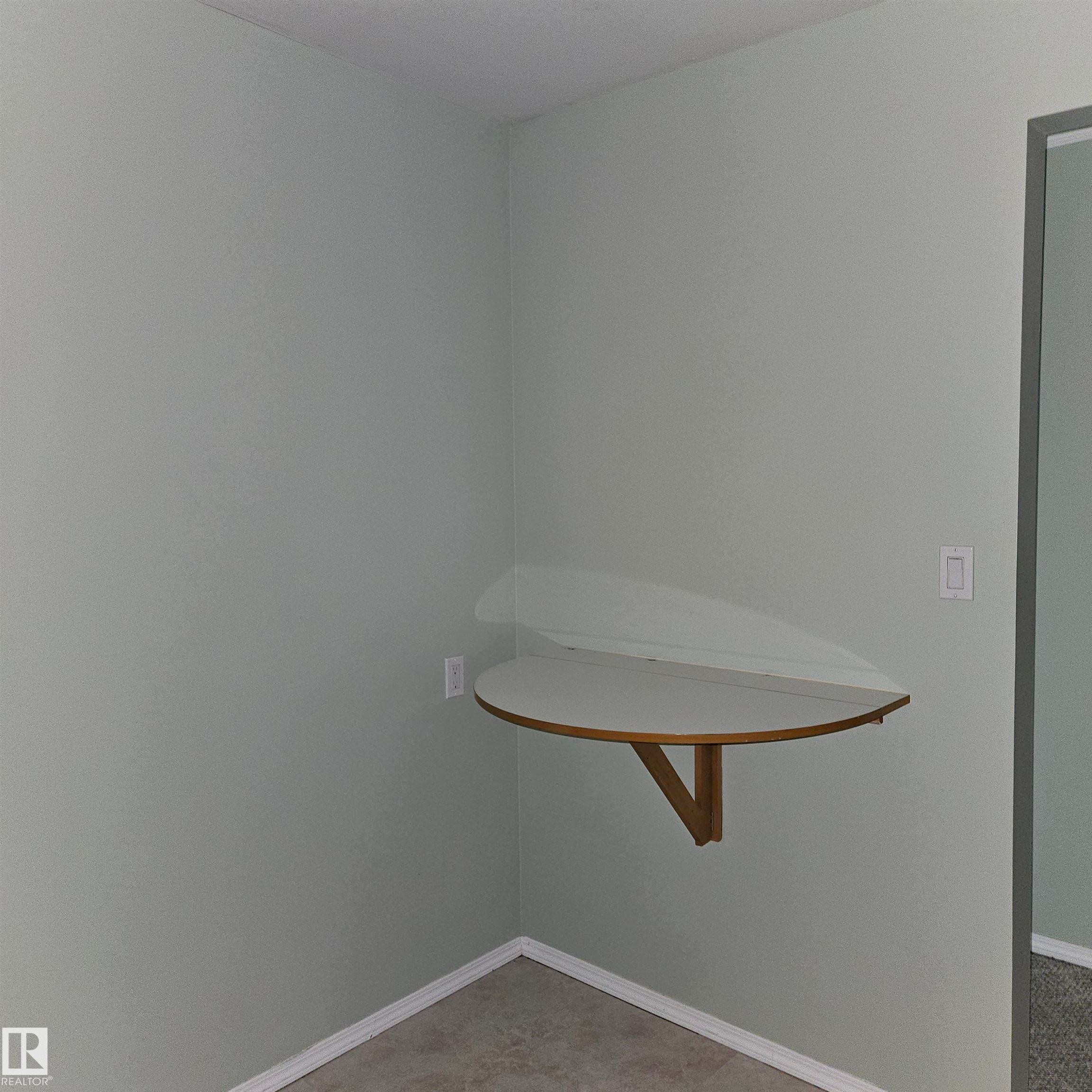 Edmonton, AB - Indoor Photo Showing Other Room