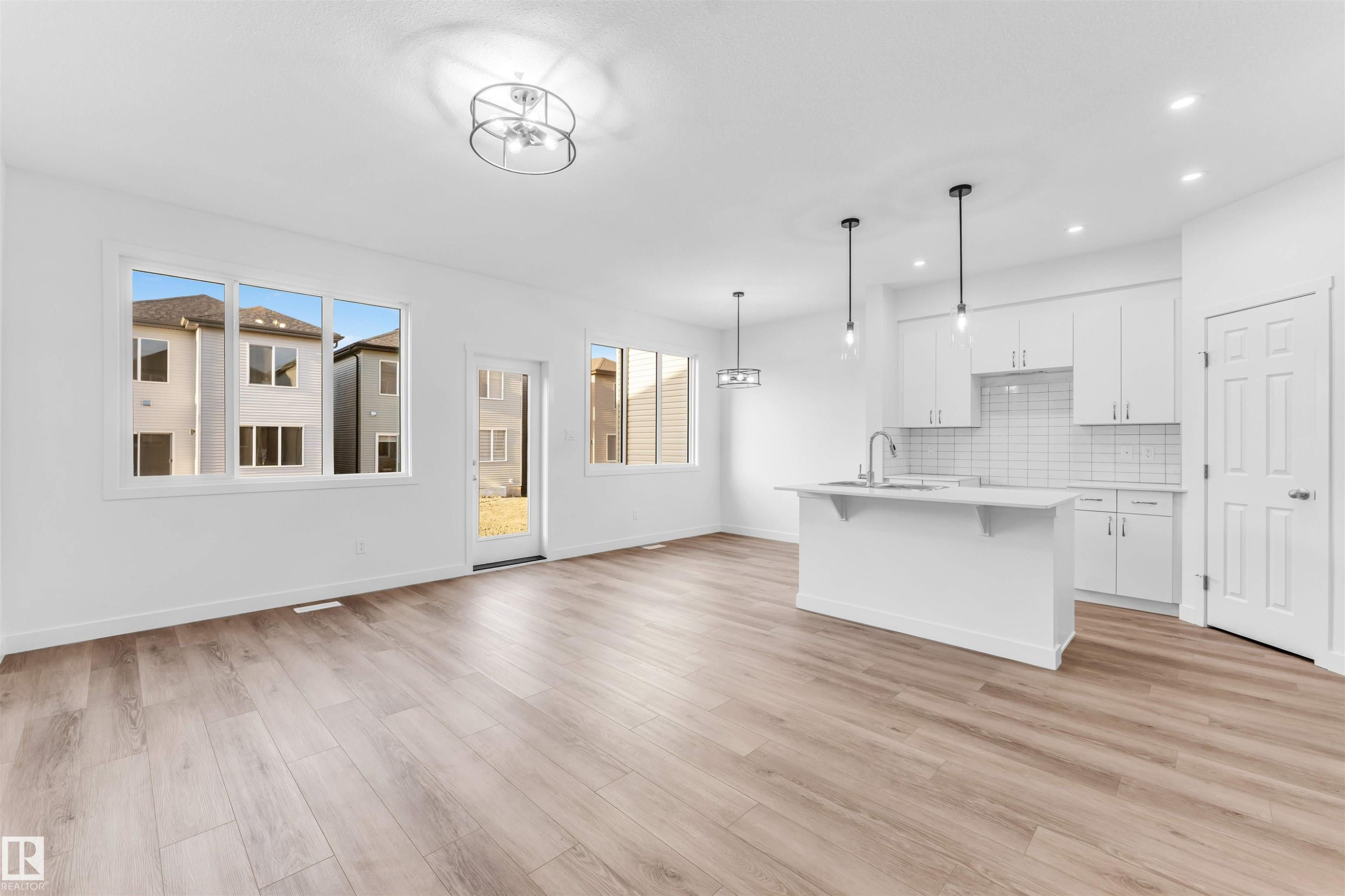 1216 13 Avenue, Edmonton, AB - Indoor Photo Showing Kitchen