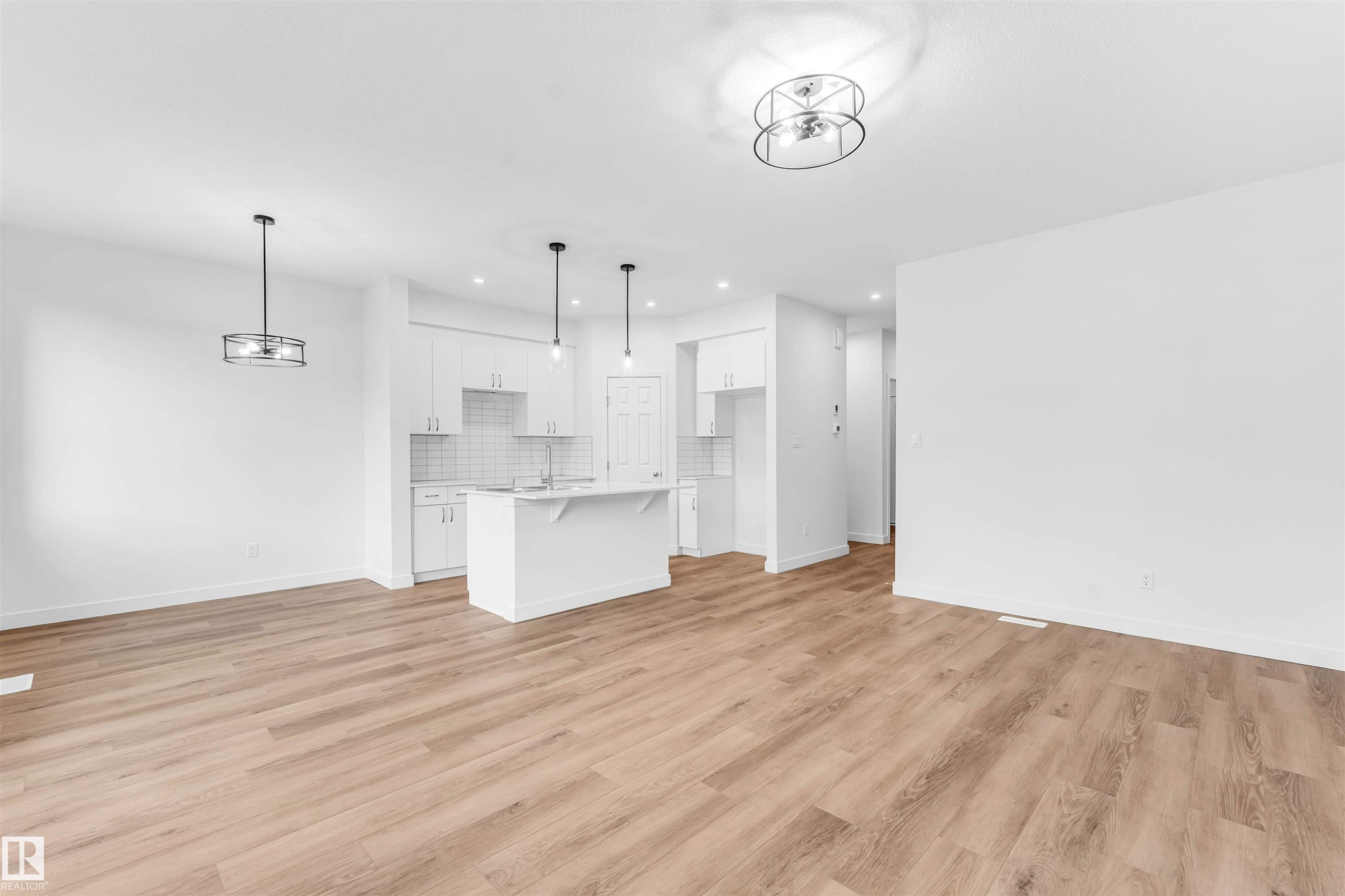 1216 13 Avenue, Edmonton, AB - Indoor Photo Showing Kitchen