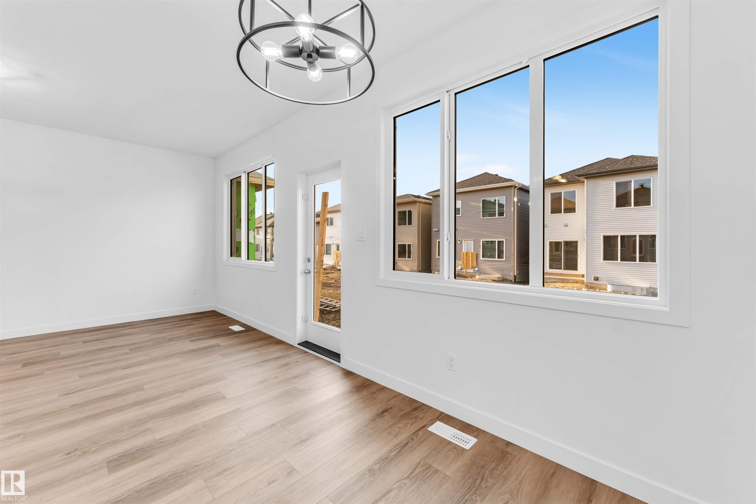 1216 13 Avenue, Edmonton, AB - Indoor Photo Showing Other Room