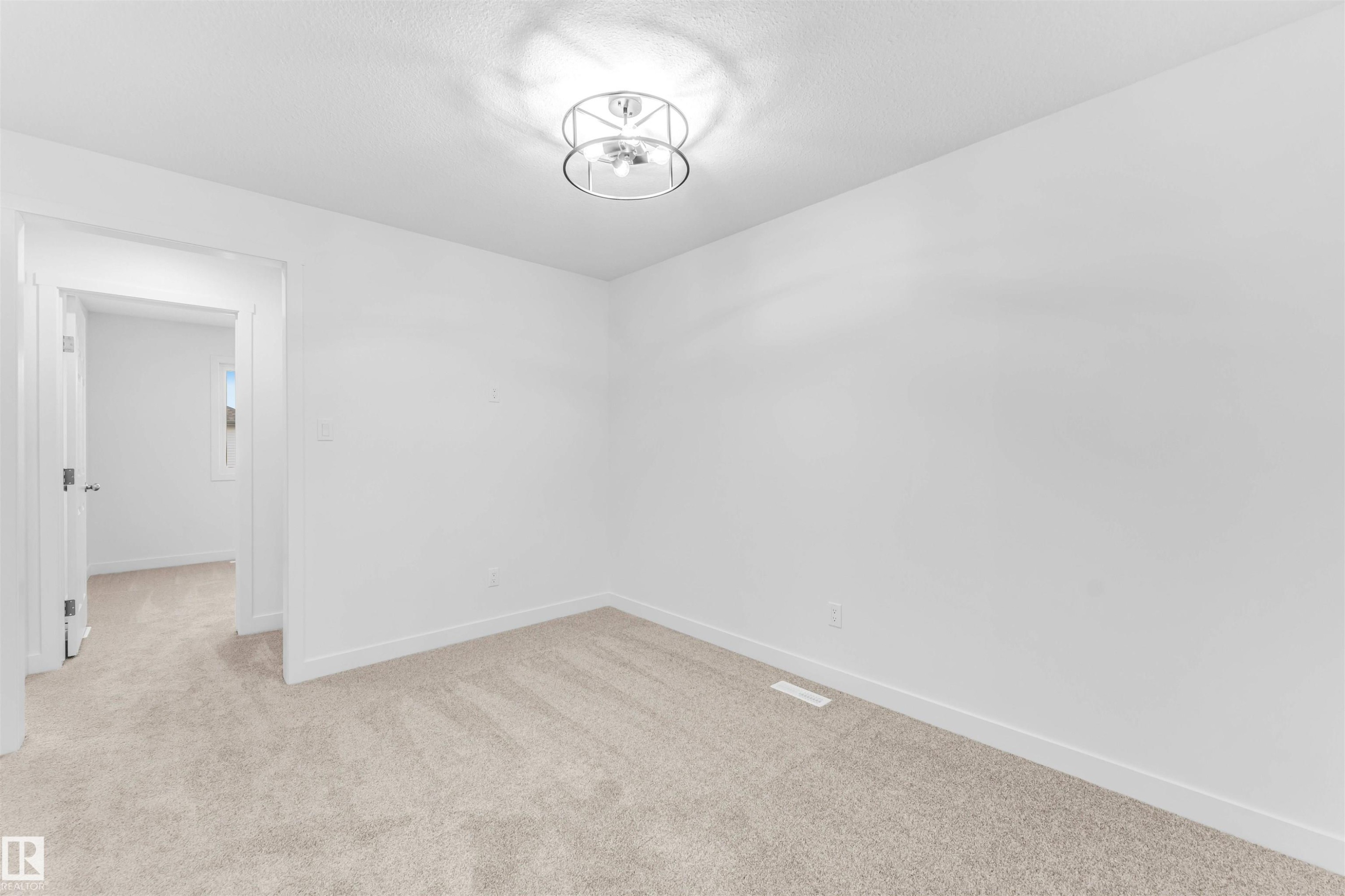 1216 13 Avenue, Edmonton, AB - Indoor Photo Showing Other Room
