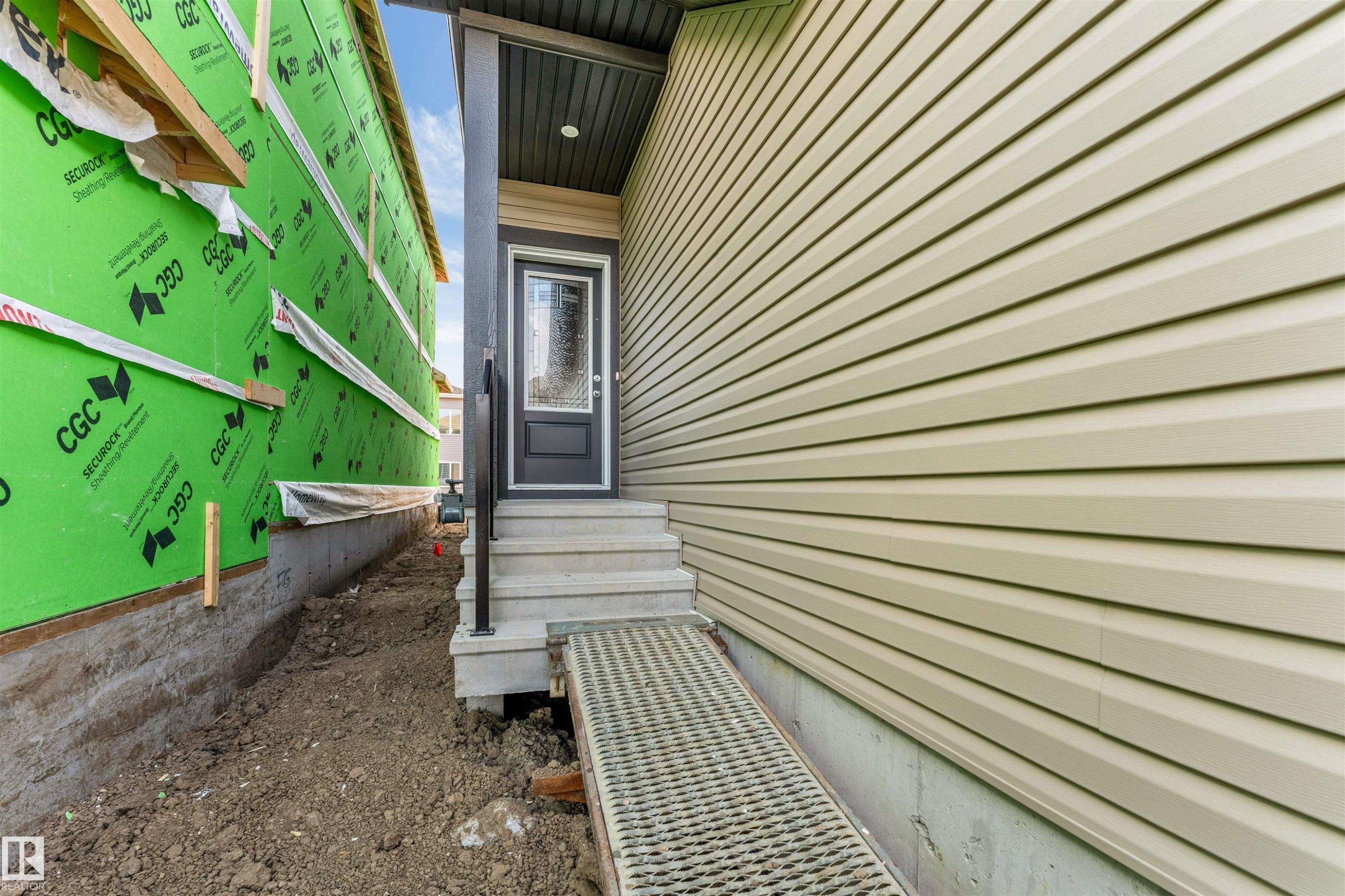 1216 13 Avenue, Edmonton, AB - Outdoor